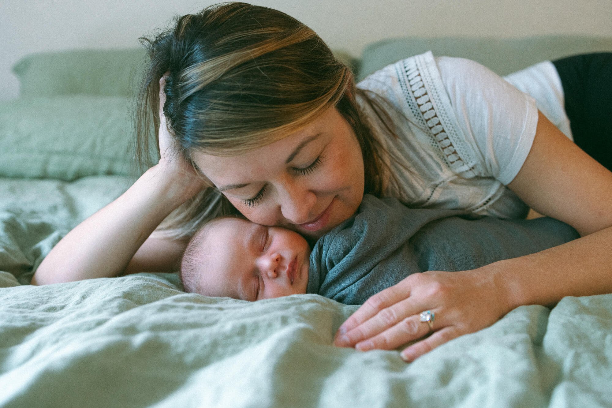 newborn photographer eugene oregon