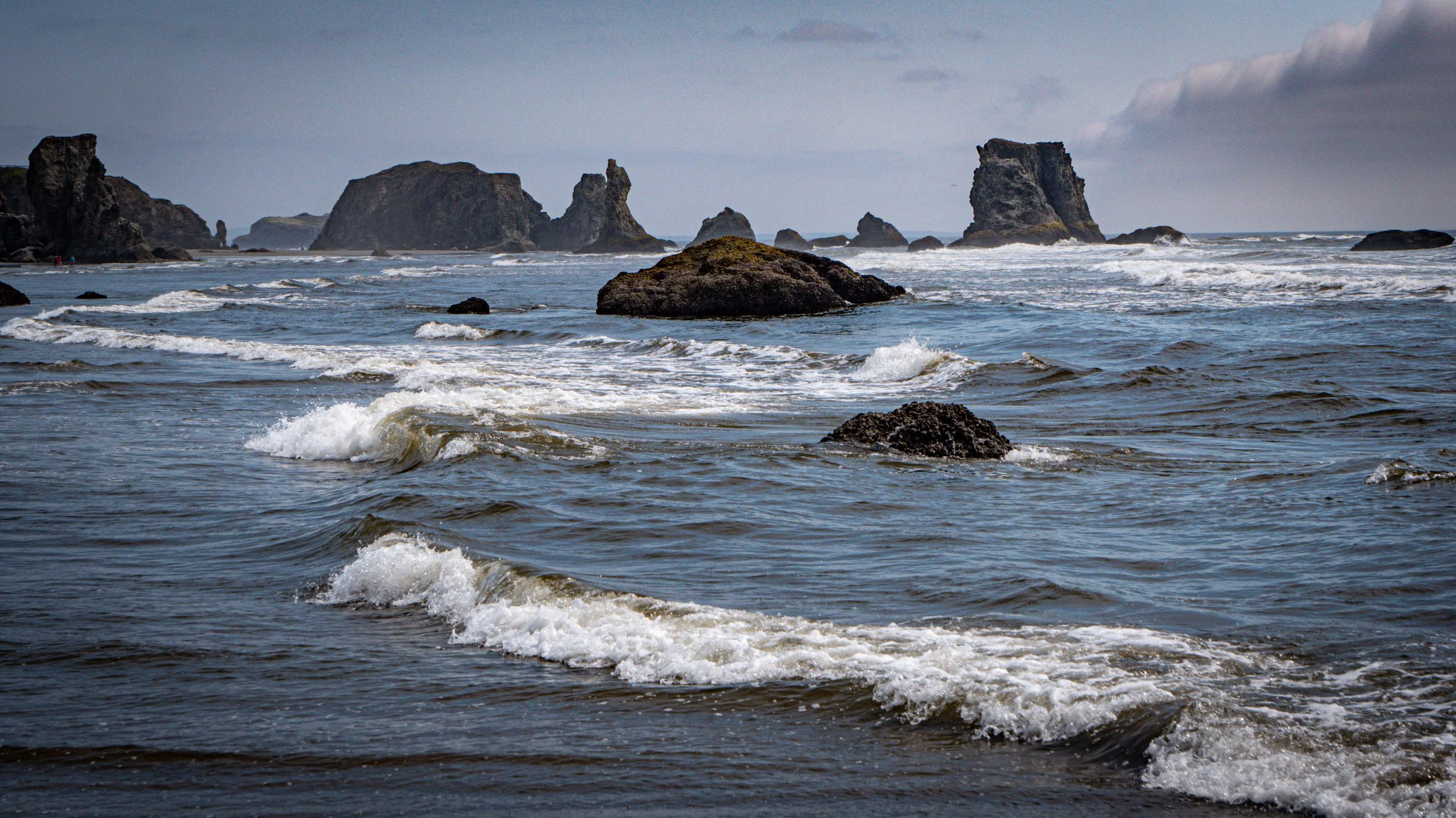 Bandon Waves and Sea Stacks 16X9