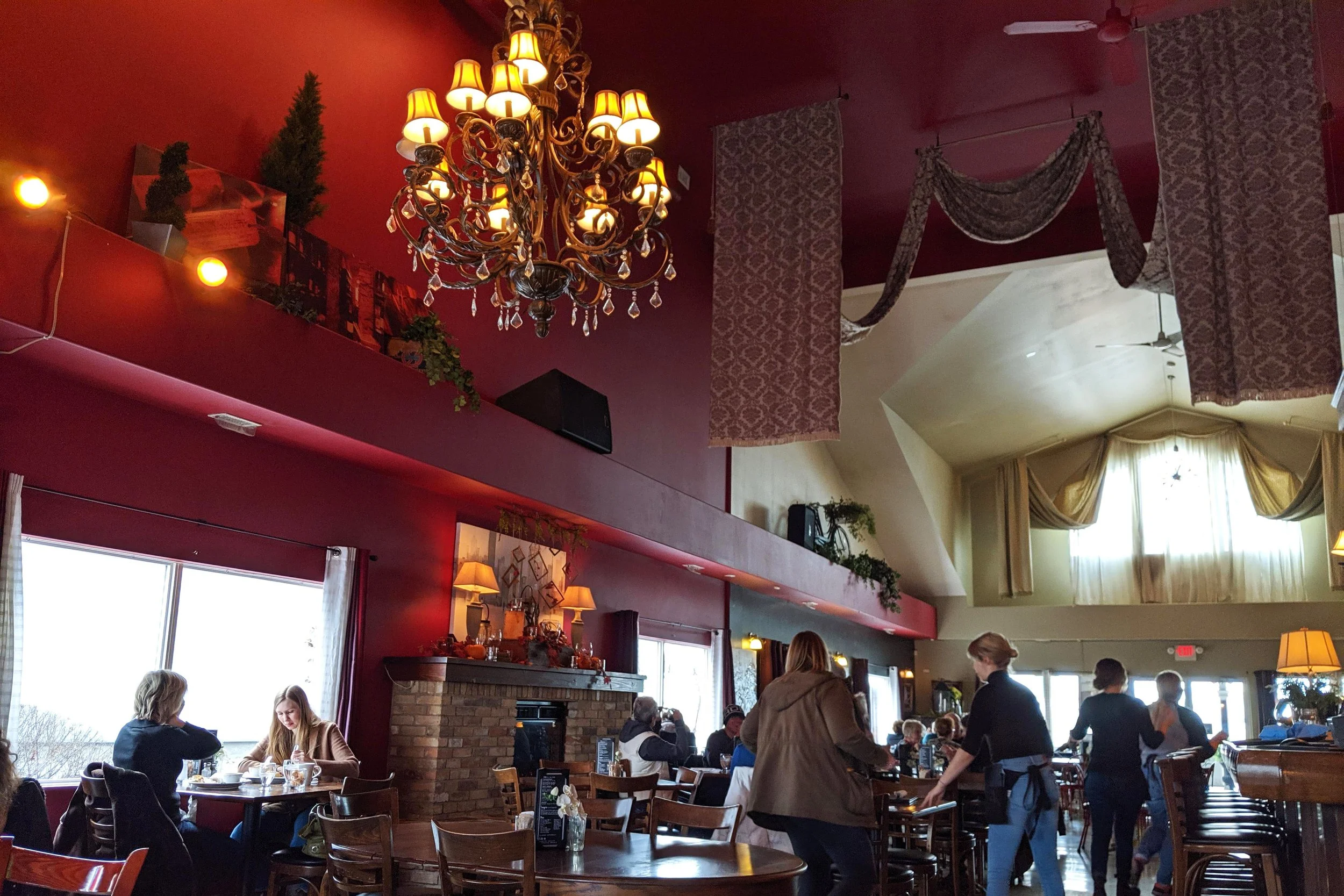 manitobaladyofthelakerestaurant.jpg