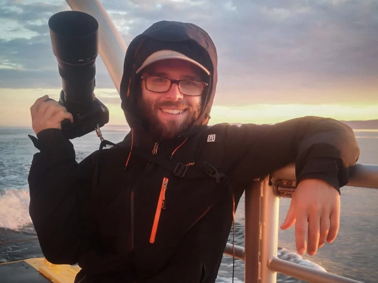 Jocelyn Praud photographe et guide des ateliers photo en mer avec les baleines en bateau sur le fleuve Saint-Laurent