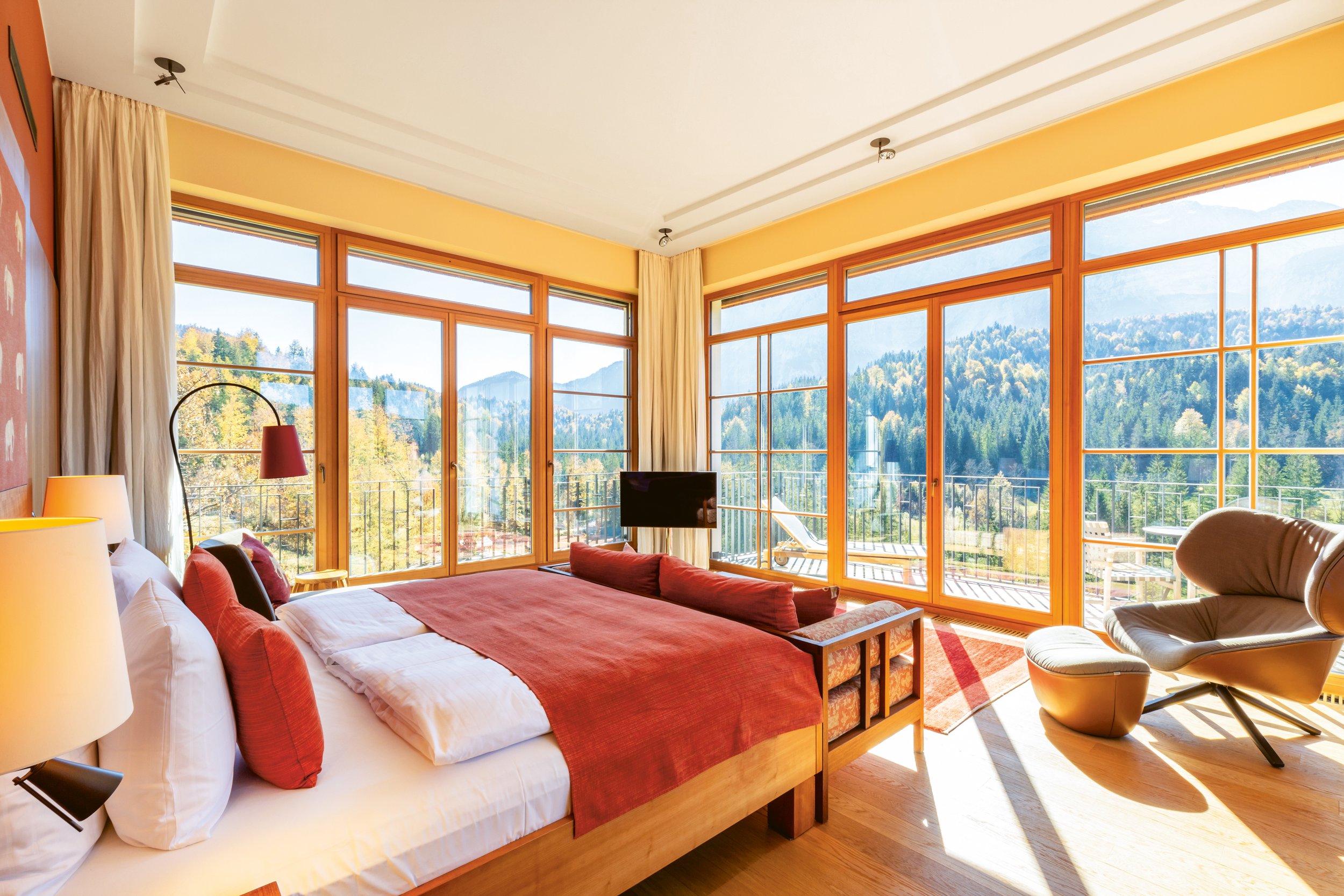 SchlossElmau_Retreat_Rooms_SummitSuite__c_SchlossElmau_Int_7.jpg