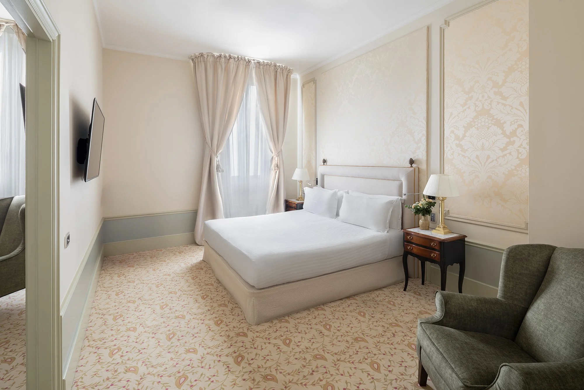 Superior Suite El Palace Barcelona 1.jpg