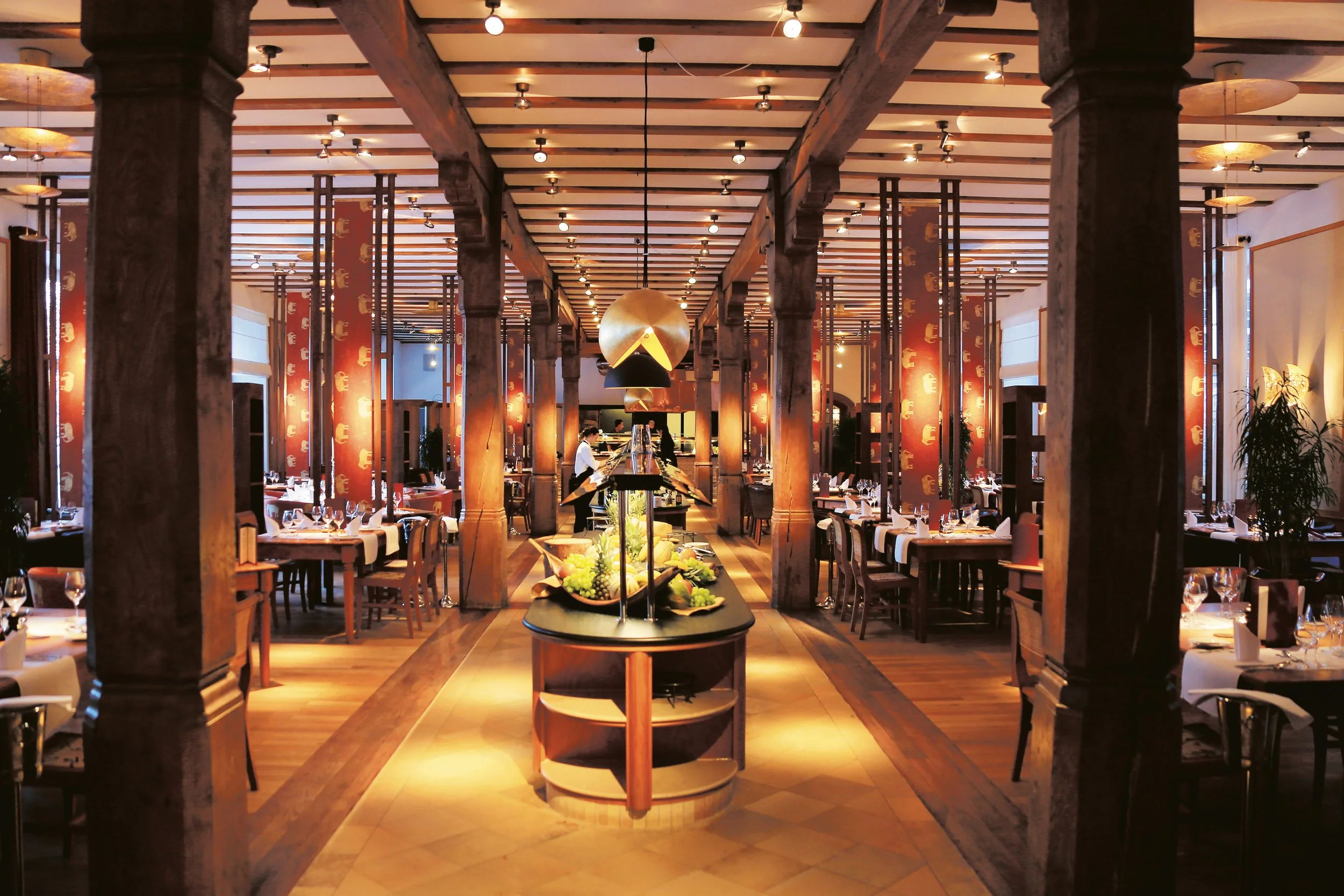 SchlossElmau_Hideaway_Restaurant_LaSalle__c_SchlossElmau624A9174.jpg