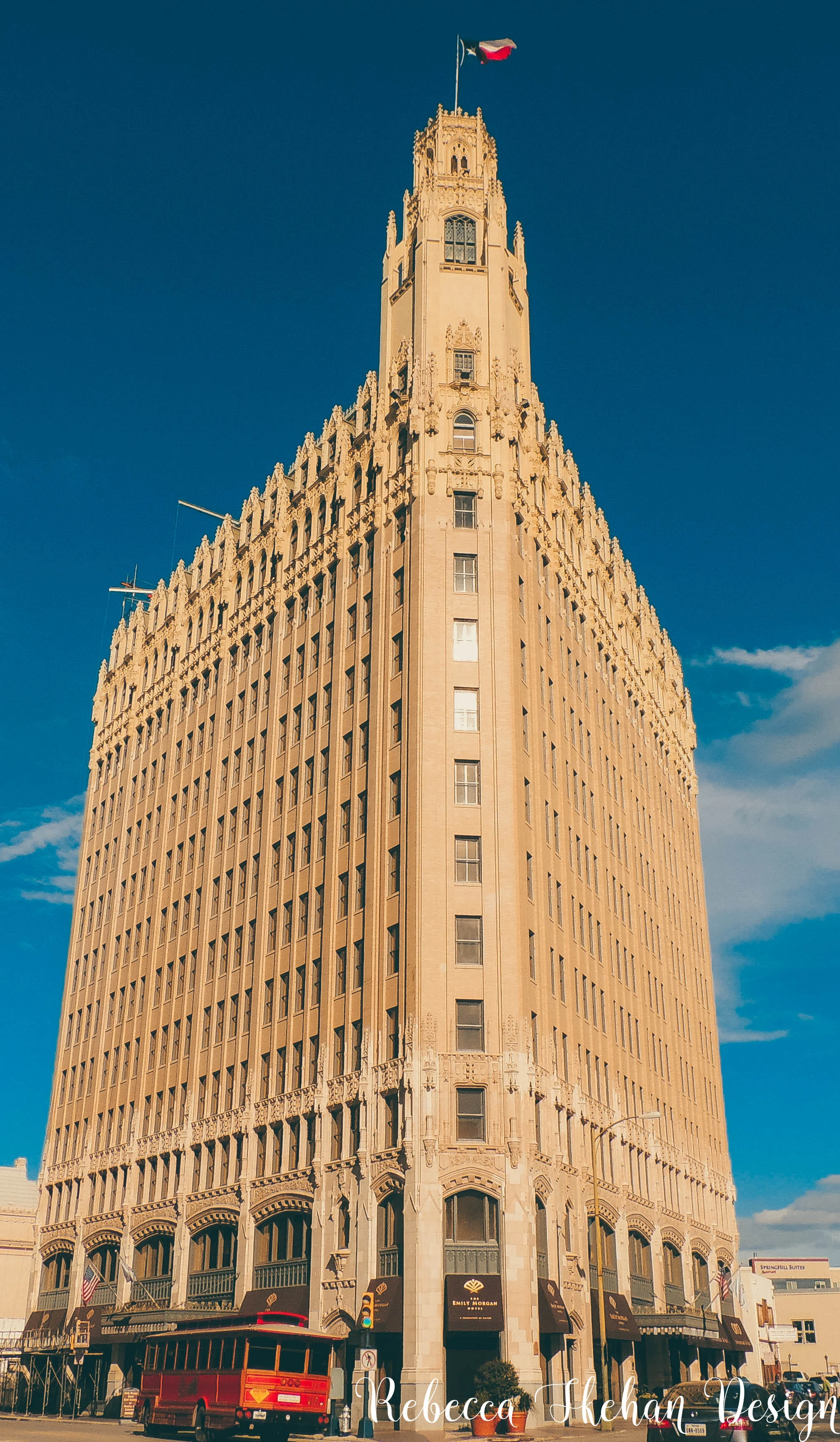 SANANTONIOEMILYMORGANHOTELMEDICALARTSBUILDING.jpg