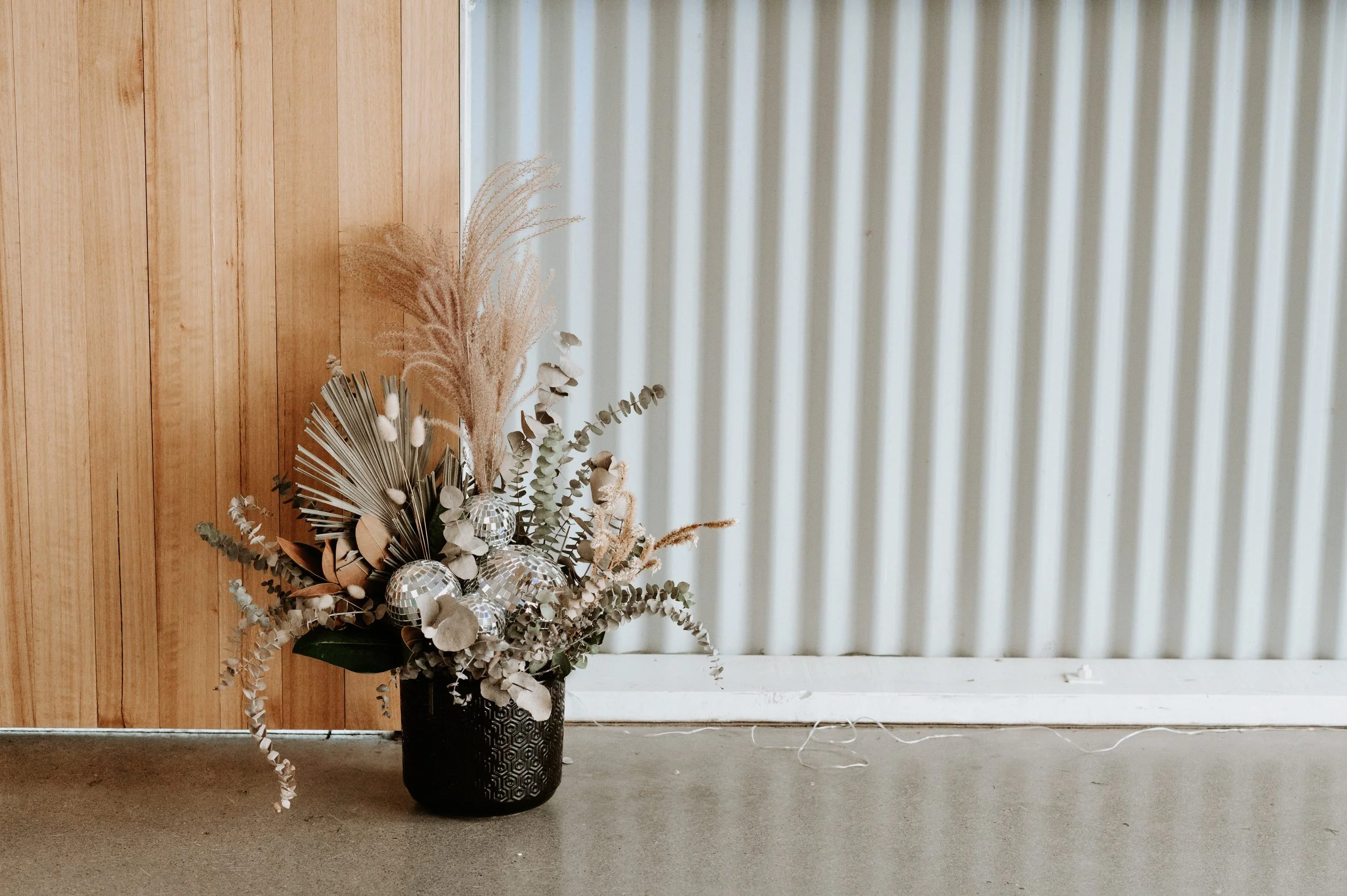 Simple floral details creating a welcoming retreat environment