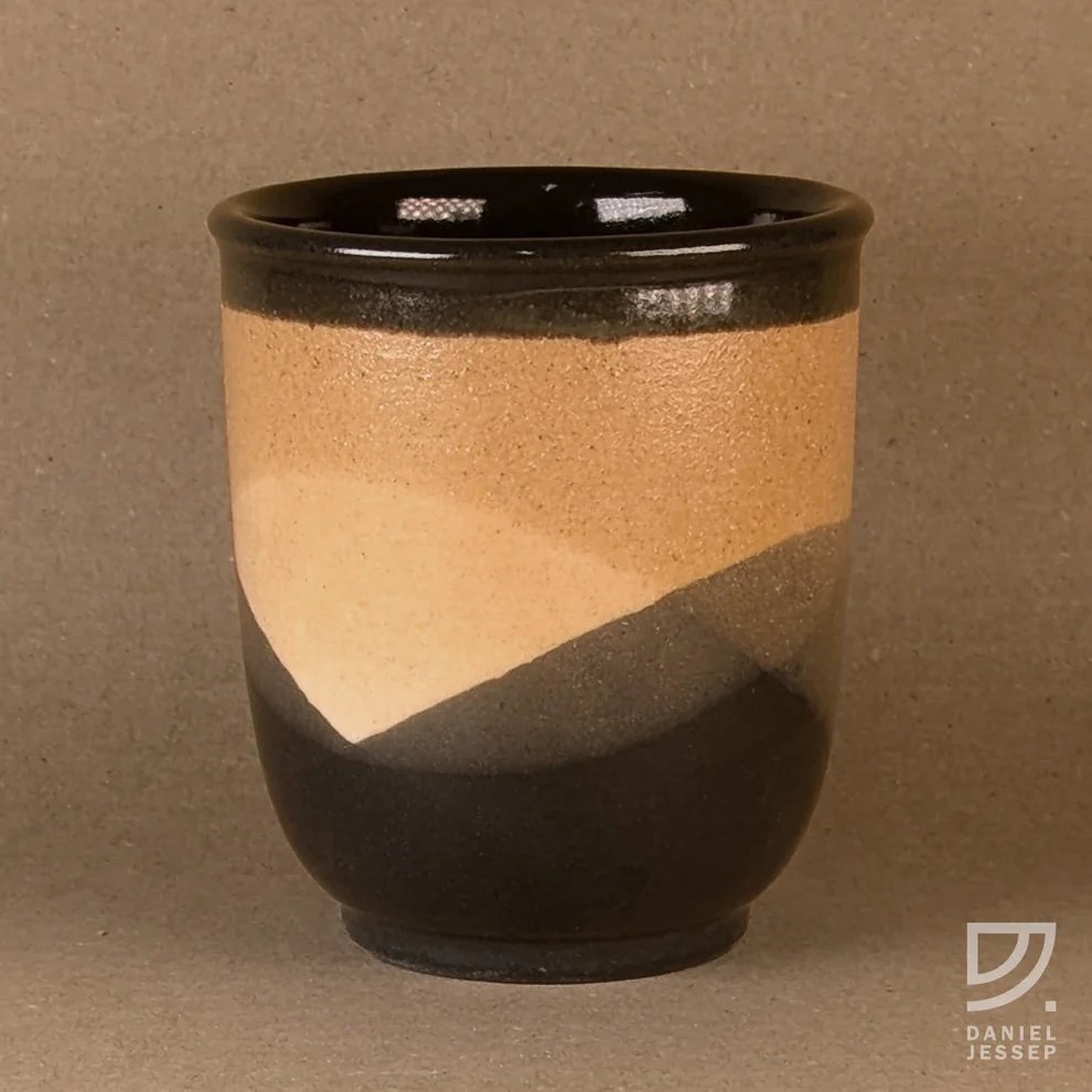Curve-8oz-Porscelain-Cup-Black-Gold_e1522278-8868-4bf3-a3b3-5e7a87f38458.jpg