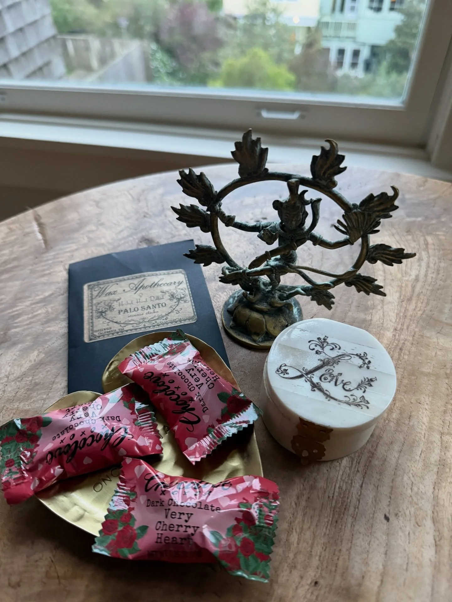 I&rsquo;m not a big Valentine&rsquo;s Day person&hellip;

Honestly, I feel like every day should be infused with love 

Romantic love 
Family love 
Community love 
Unconditional love 
Infinite love 

And I do adore when I am seen and loved. Love is s