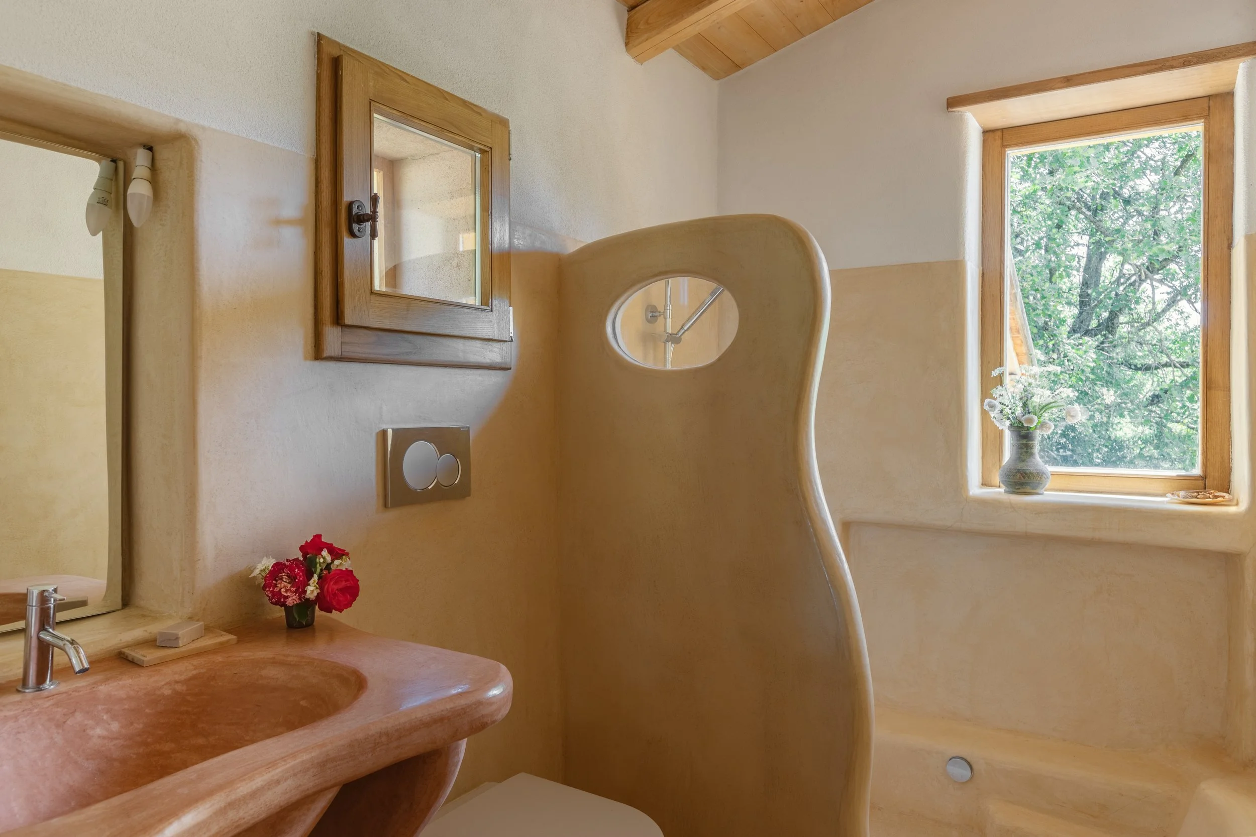 straw house_ room Yellow (bagno).jpg