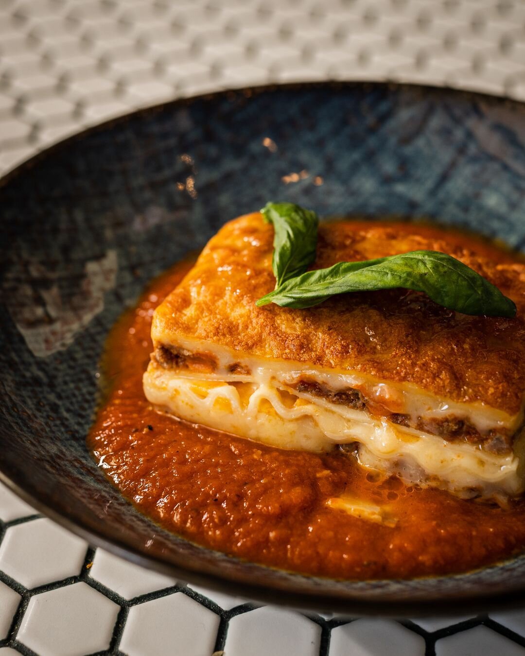 Savour bite after bite of cheesy goodness from our delicious Beef Lasagna! 🐮🧀