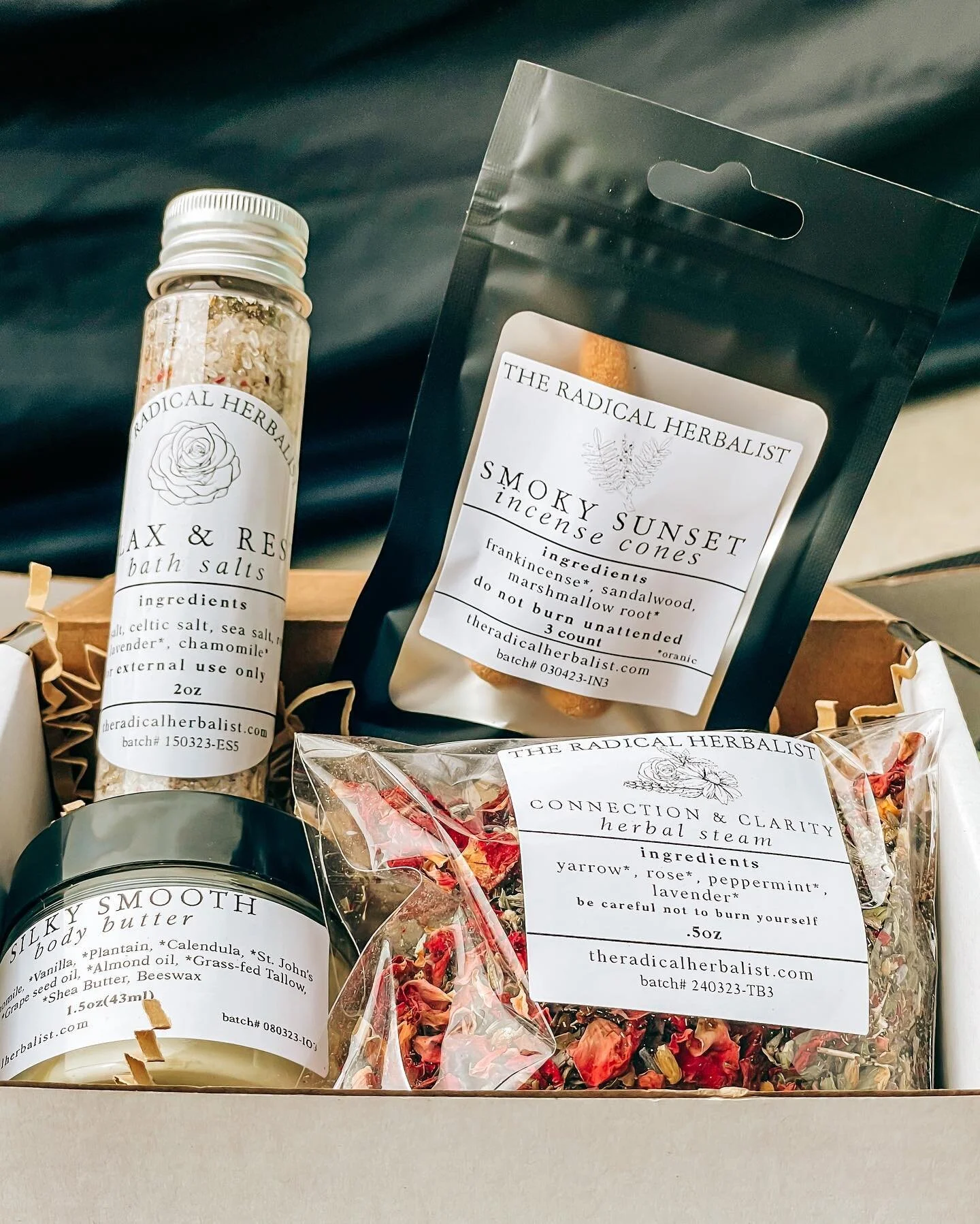 Looking for a special Mother&rsquo;s Day gift?
⠀
I got you!
⠀
This year I&rsquo;m so excited to announce the &ldquo;Dear Mama&rdquo; Wellness Box for all the amazing mama&rsquo;s out there 💕 
⠀
This set features
🌿 One luxurious handmade body butter