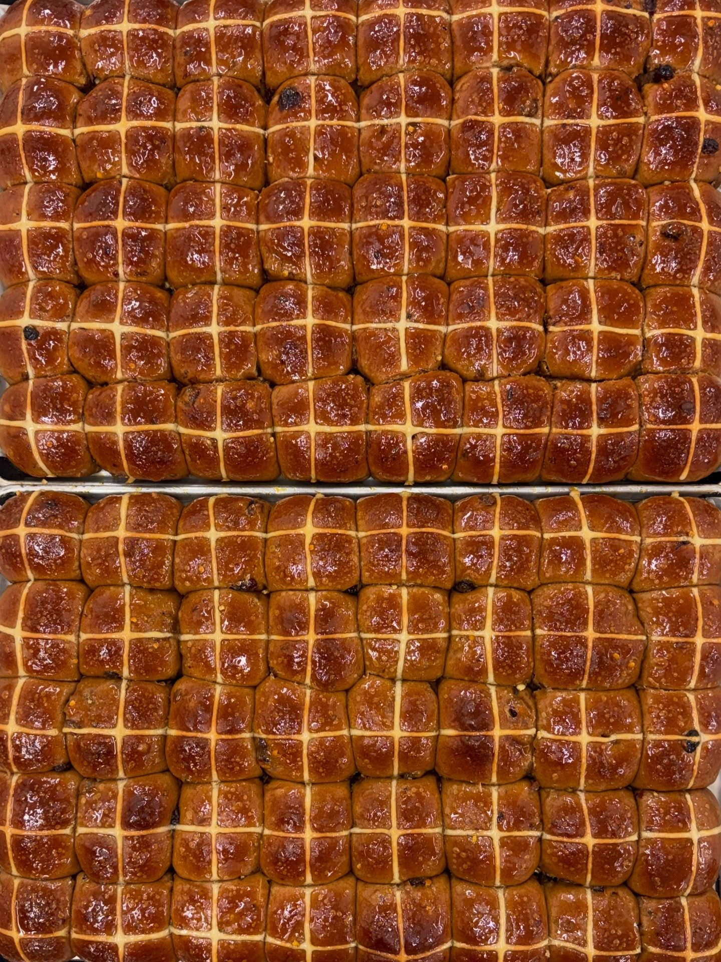 Full steam ahead for Easter 🐰 

Find us at the Waikanae Market on Saturday, and @thebigeggotaki Wednesday &amp; Friday. 

Dark Chocolate Sourdough also available - and approaching its first birthday, after making its debut for Easter last year 😋 

