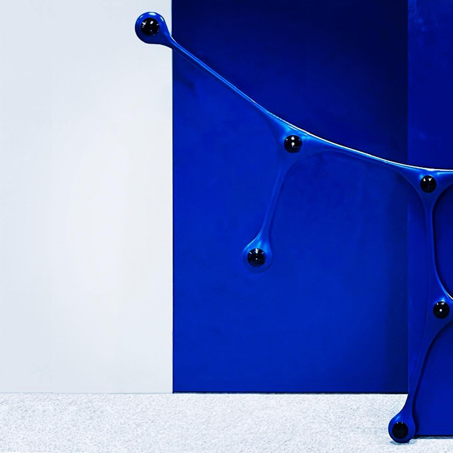 C A R B O N  L I G H T  i n  b l u e

𝘞𝘩𝘦𝘯 𝘺𝘰𝘶'𝘳𝘦 𝘧𝘦𝘦𝘭𝘪𝘯𝘨 𝘣𝘭𝘶𝘦...𝘫𝘶𝘴𝘵 𝘭𝘪𝘨𝘩𝘵 𝘪𝘵 𝘶𝘱.

_________________________

#modernllumination #contemporarycarbonlight #designersmind #tokiocarbonlight #lightingdesign #lightingpass