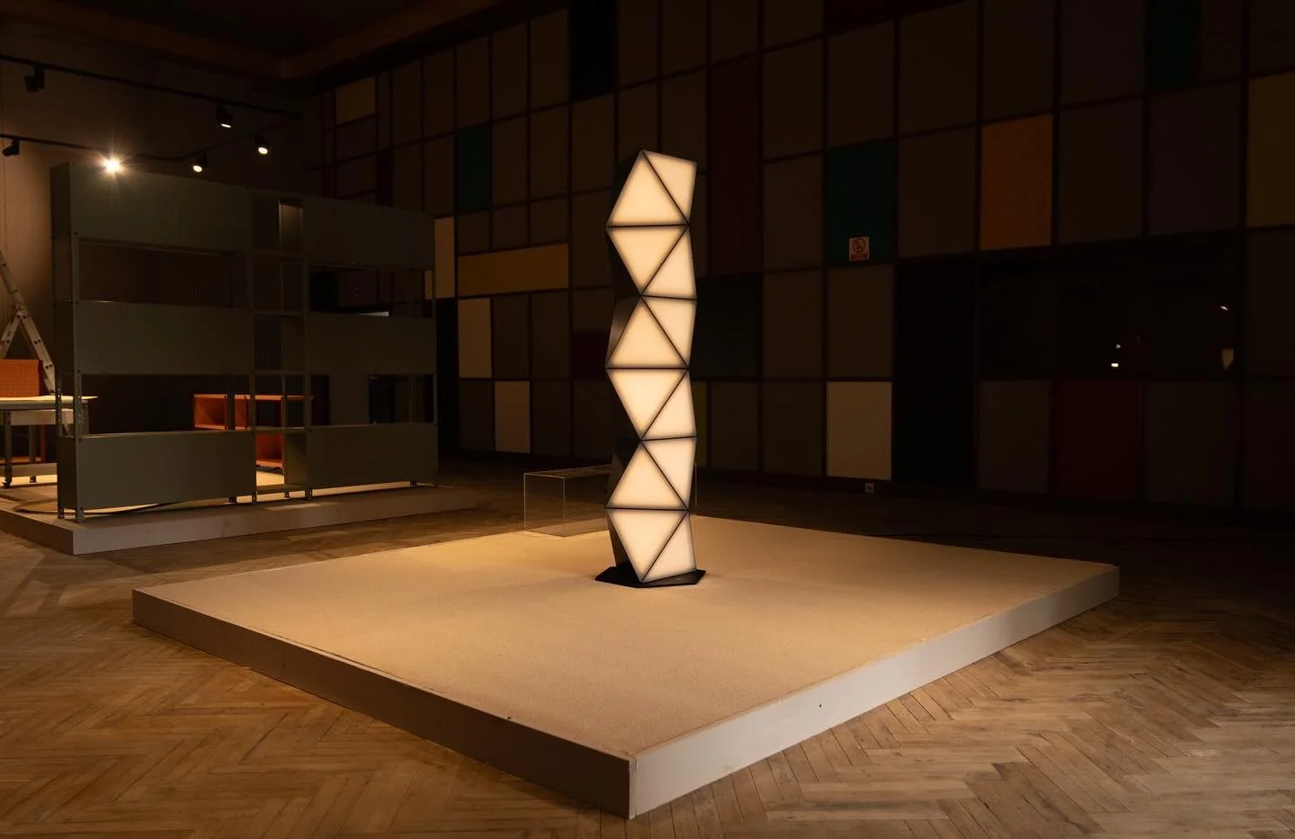 T O T E M  XL

𝘈 𝘮𝘰𝘯𝘶𝘮𝘦𝘯𝘵 𝘰𝘧 𝘭𝘪𝘨𝘩𝘵.

______________________________________

#tokiotokio #tokiototem #artanaddesign #contemporarydesign #artandarchitecture #designersmind #designideas #luminaire #lightingsculptures #lightinginspiratio