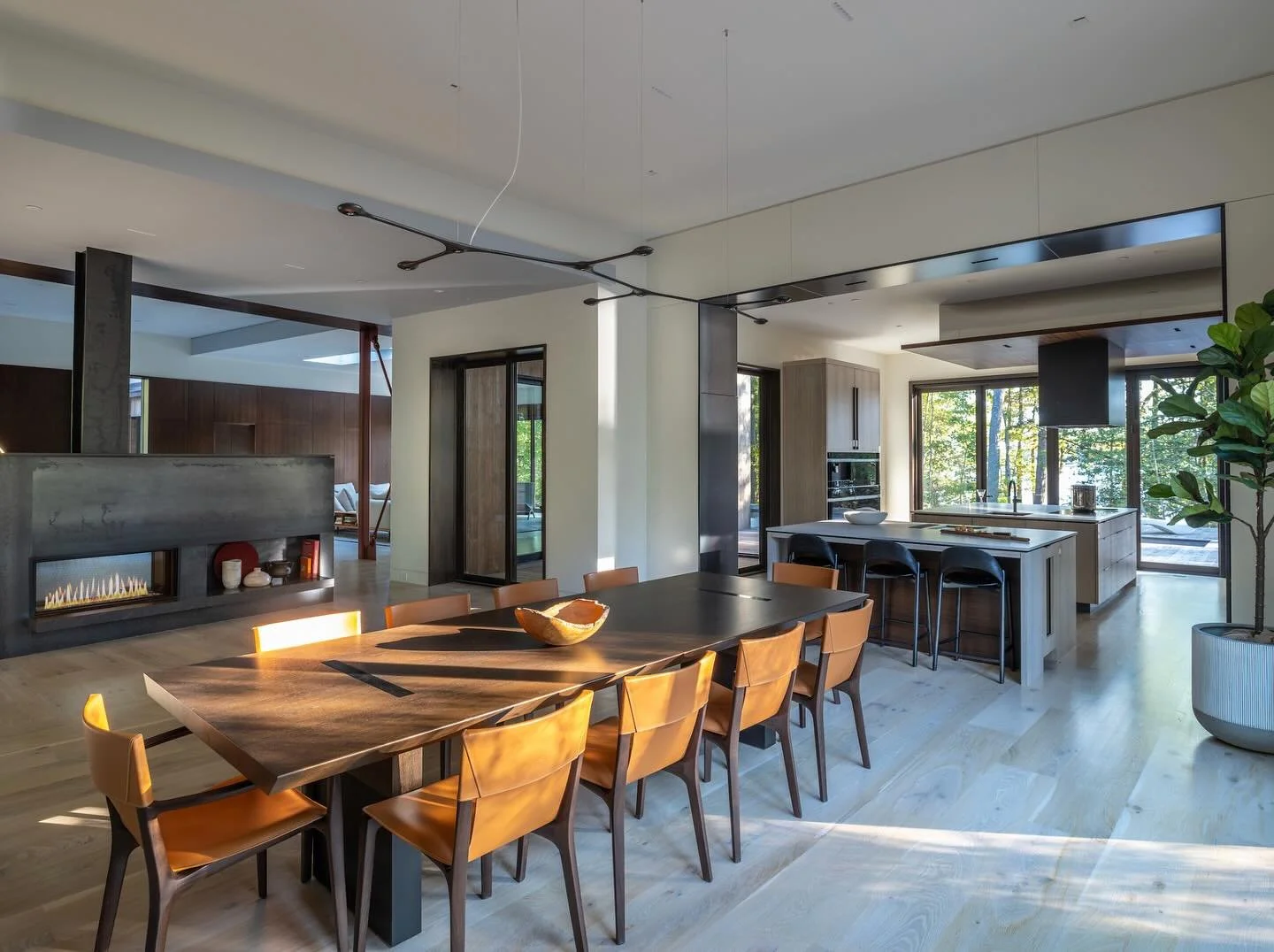 Tokio. Carbon Light  I  @gardner.architects.llc 

𝘗𝘳𝘦𝘤𝘪𝘴𝘪𝘰𝘯 𝘪𝘯 𝘢 𝘩𝘰𝘮𝘦 𝘸𝘰𝘷𝘦𝘯 𝘣𝘦𝘵𝘸𝘦𝘦𝘯 𝘧𝘰𝘳𝘦𝘴𝘵 𝘢𝘯𝘥 𝘣𝘢𝘺.

___________________________________

#tokiotokio #tokiocarbonlight #designideas #lightinginspiration #contemp