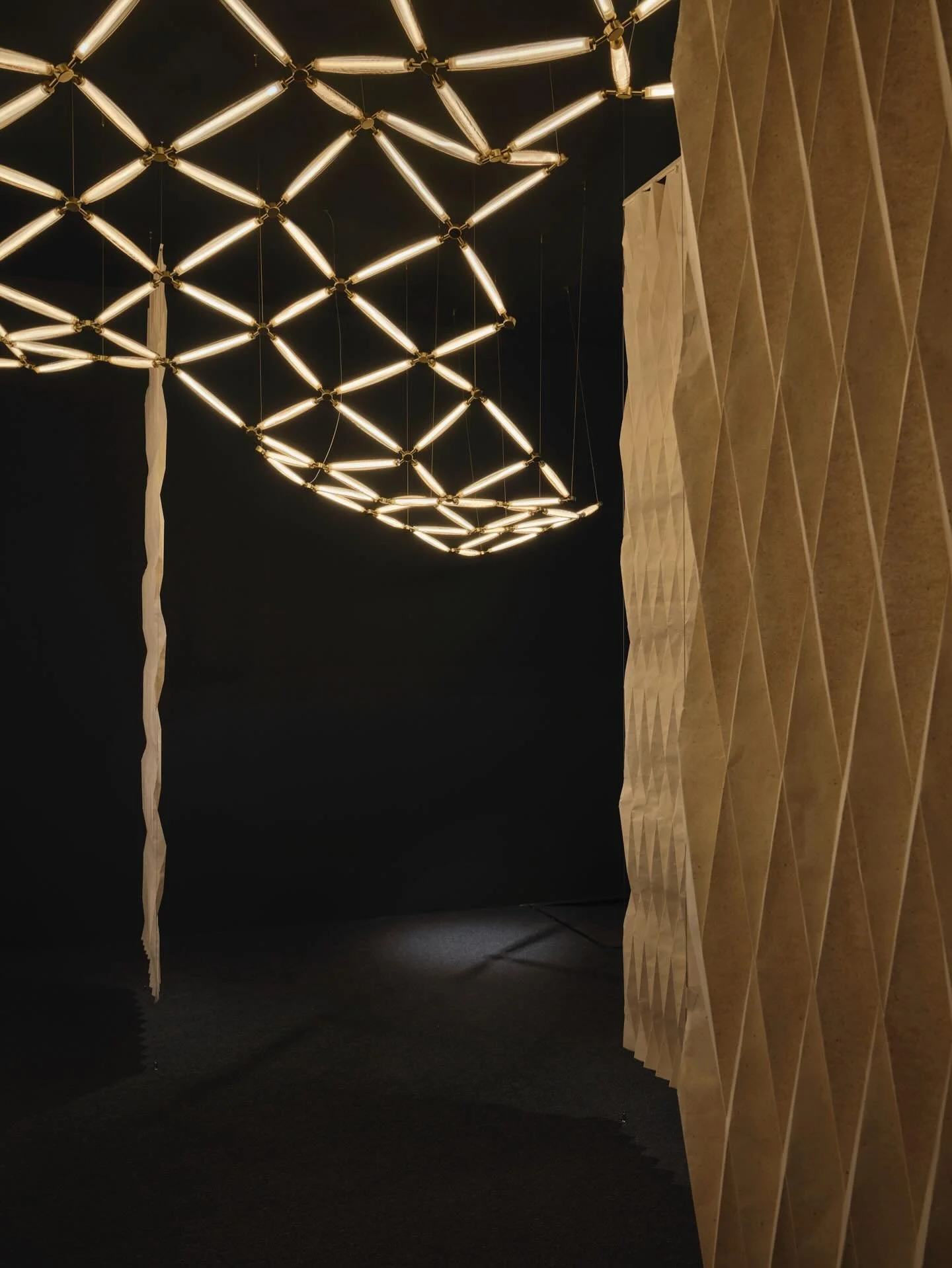 Welcome to join us at @designart_tokyo 

𝘜𝘦𝘣𝘶 𝘴𝘤𝘶𝘭𝘱𝘵𝘶𝘳𝘦 - 𝘢 𝘥𝘪𝘢𝘭𝘰𝘨𝘶𝘦 𝘣𝘦𝘵𝘸𝘦𝘦𝘯 𝘭𝘪𝘨𝘩𝘵 𝘢𝘯𝘥 𝘴𝘵𝘳𝘶𝘤𝘵𝘶𝘳𝘦. 

エリア：渋谷
会場名：DESIGNART GALLERY
住所：東京都渋谷区宇田川町19-3 MEDIA DEPARTMENT TOKYO
会期：10/31-11/9
時間：10:00 - 19:00 (最終