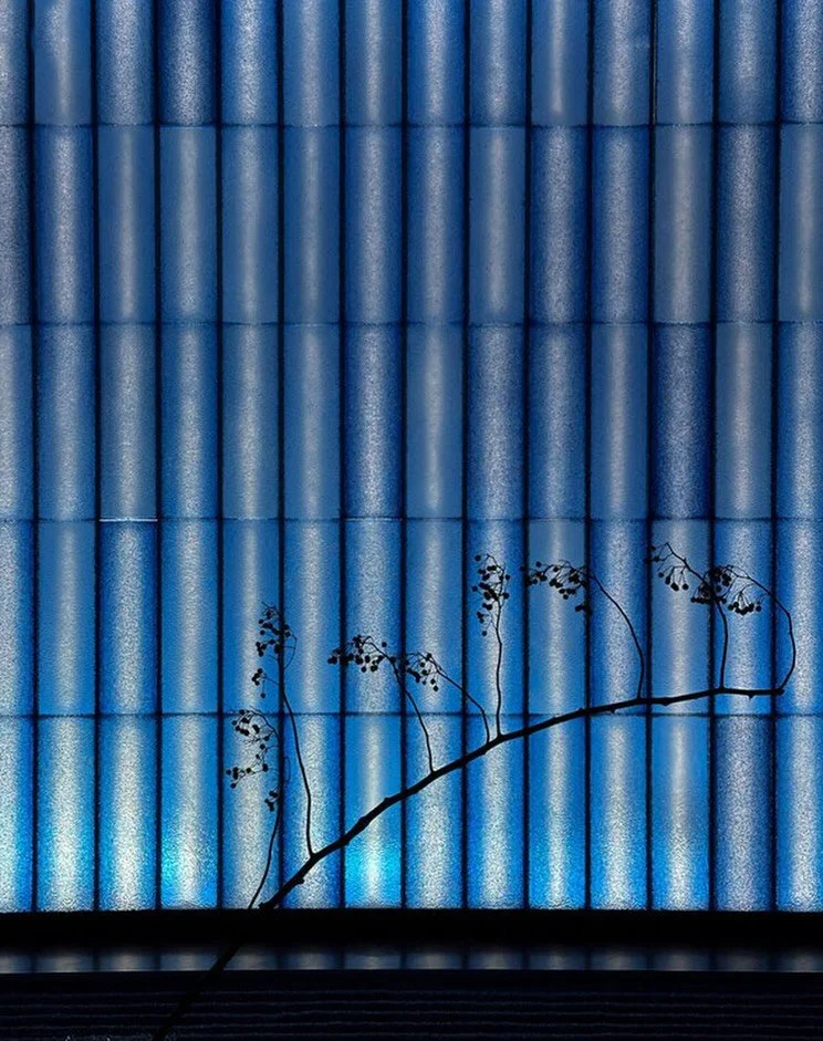 TRACE OF WATER  I  @aquaclara.official &times; @honoka.lab 

𝘛𝘳𝘢𝘯𝘴𝘧𝘰𝘳𝘮𝘪𝘯𝘨 𝘳𝘦𝘵𝘶𝘳𝘯𝘢𝘣𝘭𝘦 𝘸𝘢𝘵𝘦𝘳 𝘣𝘰𝘵𝘵𝘭𝘦𝘴 𝘪𝘯𝘵𝘰 𝘣𝘦𝘢𝘶𝘵𝘪𝘧𝘶𝘭 𝘢𝘳𝘤𝘩𝘪𝘵𝘦𝘤𝘵𝘶𝘳𝘢𝘭 𝘮𝘢𝘵𝘦𝘳𝘪𝘢𝘭𝘴 𝘵𝘩𝘳𝘰𝘶𝘨𝘩 𝘴𝘶𝘴𝘵𝘢𝘪𝘯𝘢𝘣𝘭𝘦 𝘥𝘦?