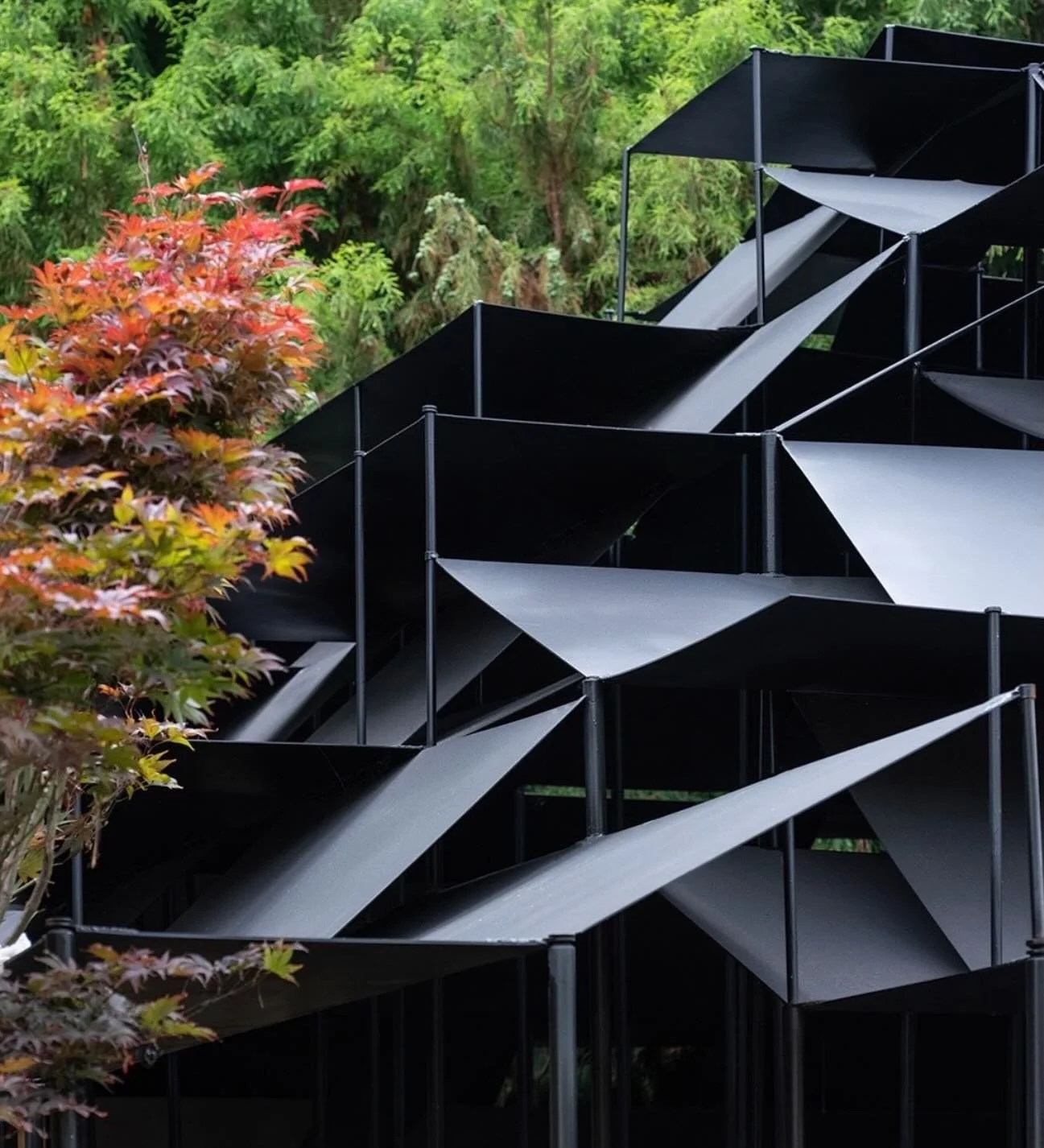 Laoyuting Pavilion  I  @atelierdeshaus 

𝘈 𝘲𝘶𝘪𝘦𝘵 𝘱𝘢𝘷𝘪𝘭𝘪𝘰𝘯 𝘰𝘧 𝘧𝘰𝘭𝘥𝘦𝘥 𝘱𝘭𝘢𝘯𝘦𝘴 𝘢𝘯𝘥 𝘴𝘭𝘦𝘯𝘥𝘦𝘳 𝘤𝘰𝘭𝘶𝘮𝘯𝘴 - 𝘭𝘪𝘨𝘩𝘵, 𝘴𝘩𝘢𝘥𝘰𝘸, 𝘢𝘯𝘥 𝘴𝘵𝘳𝘶𝘤𝘵𝘶𝘳𝘦 𝘪𝘯 𝘣𝘢𝘭𝘢𝘯𝘤𝘦.

__________________________________