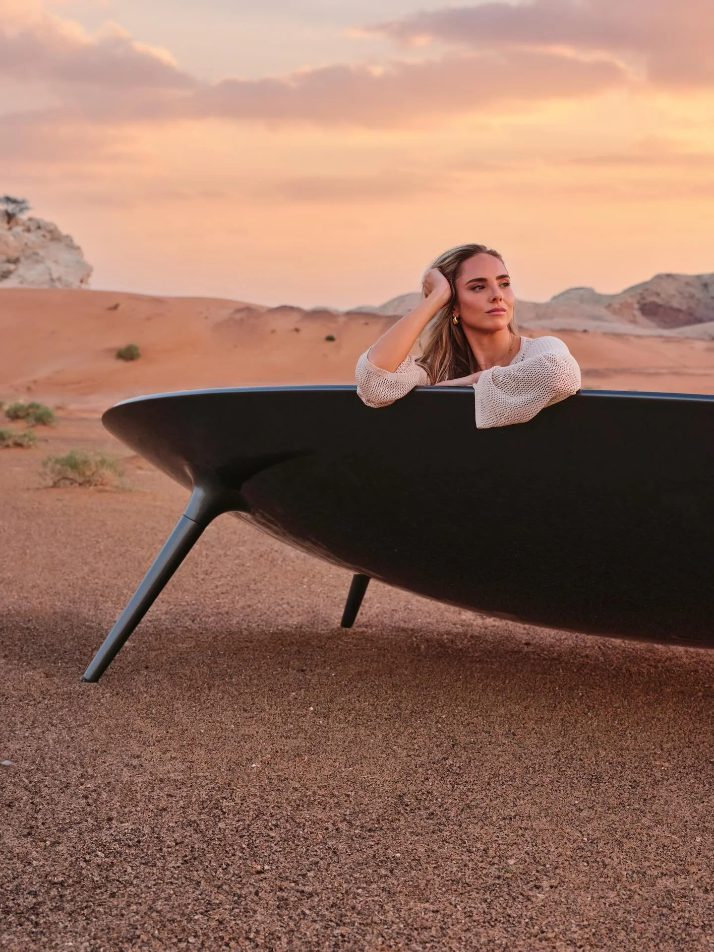 I S L E  L O U N G E 

𝘋𝘦𝘴𝘦𝘳𝘵 𝘭𝘪𝘨𝘩𝘵.
𝘙𝘢𝘸 𝘭𝘢𝘯𝘥𝘴𝘤𝘢𝘱𝘦.
𝘈 𝘴𝘤𝘶𝘭𝘱𝘵𝘶𝘳𝘢𝘭 𝘧𝘰𝘳𝘮 𝘪𝘯 𝘲𝘶𝘪𝘦𝘵 𝘤𝘰𝘯𝘵𝘳𝘢𝘴𝘵.

Photo: @zigamihelcic 

_____________________________________

#tokiotokio #tokioislelounge #contemporarydes