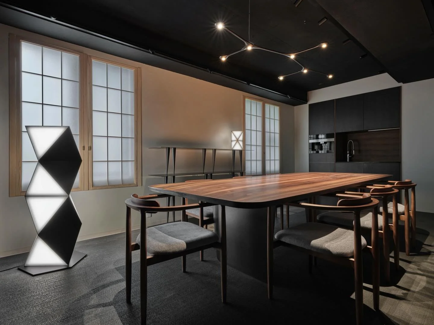 Tokio.  I  @designdo_official showroom

𝘘𝘶𝘪𝘦𝘵 𝘣𝘢𝘭𝘢𝘯𝘤𝘦 𝘪𝘯 𝘧𝘰𝘳𝘮 𝘢𝘯𝘥 𝘭𝘪𝘨𝘩𝘵.

Photo: @_yosukekojima 

__________________________________

#tokiotokio #contemporarydesign #artanaddesign #furnitureandlighting #highenddesign