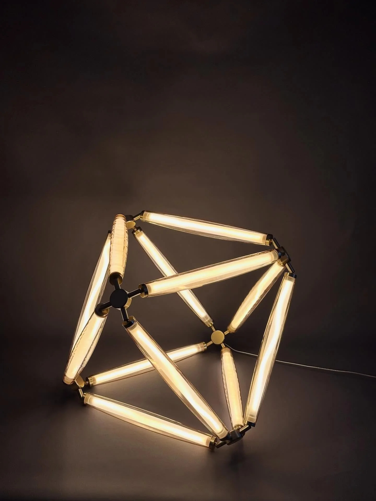 Unveiled for the first time at @collectiblefair 

𝘞𝘩𝘦𝘳𝘦 𝘭𝘪𝘨𝘩𝘵 𝘣𝘦𝘤𝘰𝘮𝘦𝘴 𝘴𝘵𝘳𝘶𝘤𝘵𝘶𝘳𝘦.

📍Vanderborght, Brussels
🗓 12. - 15.3.2026

_______________________________

#contemporarydesign #tokiouebu #furnitureandlighting #artanaddes