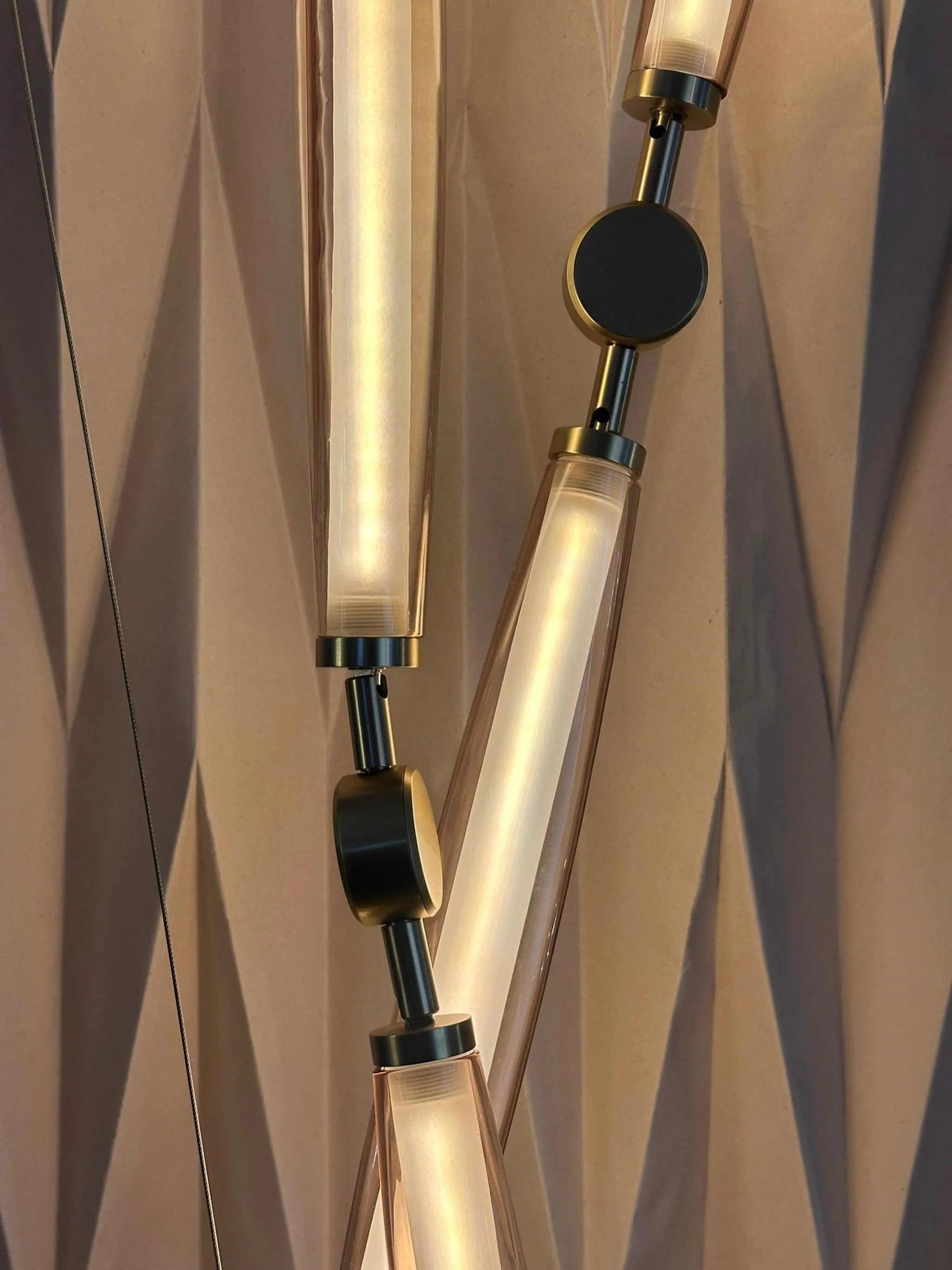 UEBU lighting sculpture

𝘎𝘭𝘢𝘴𝘴 𝘮𝘰𝘥𝘶𝘭𝘦𝘴, 𝘧𝘪𝘯𝘪𝘴𝘩𝘦𝘥 𝘸𝘪𝘵𝘩 𝘣𝘳𝘢𝘴𝘴 𝘤𝘰𝘯𝘯𝘦𝘤𝘵𝘪𝘰𝘯𝘴.

___________________________

#tokiotokio #tokiouebu #contemporarydesign #lightingsculpture #artanddesign