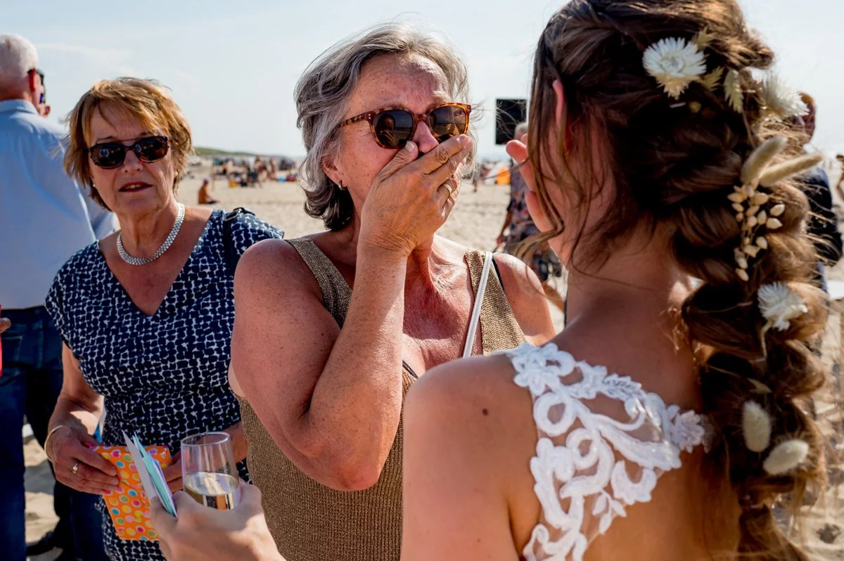 bruidsfotograaf strand bruiloft — Evelien Hogers