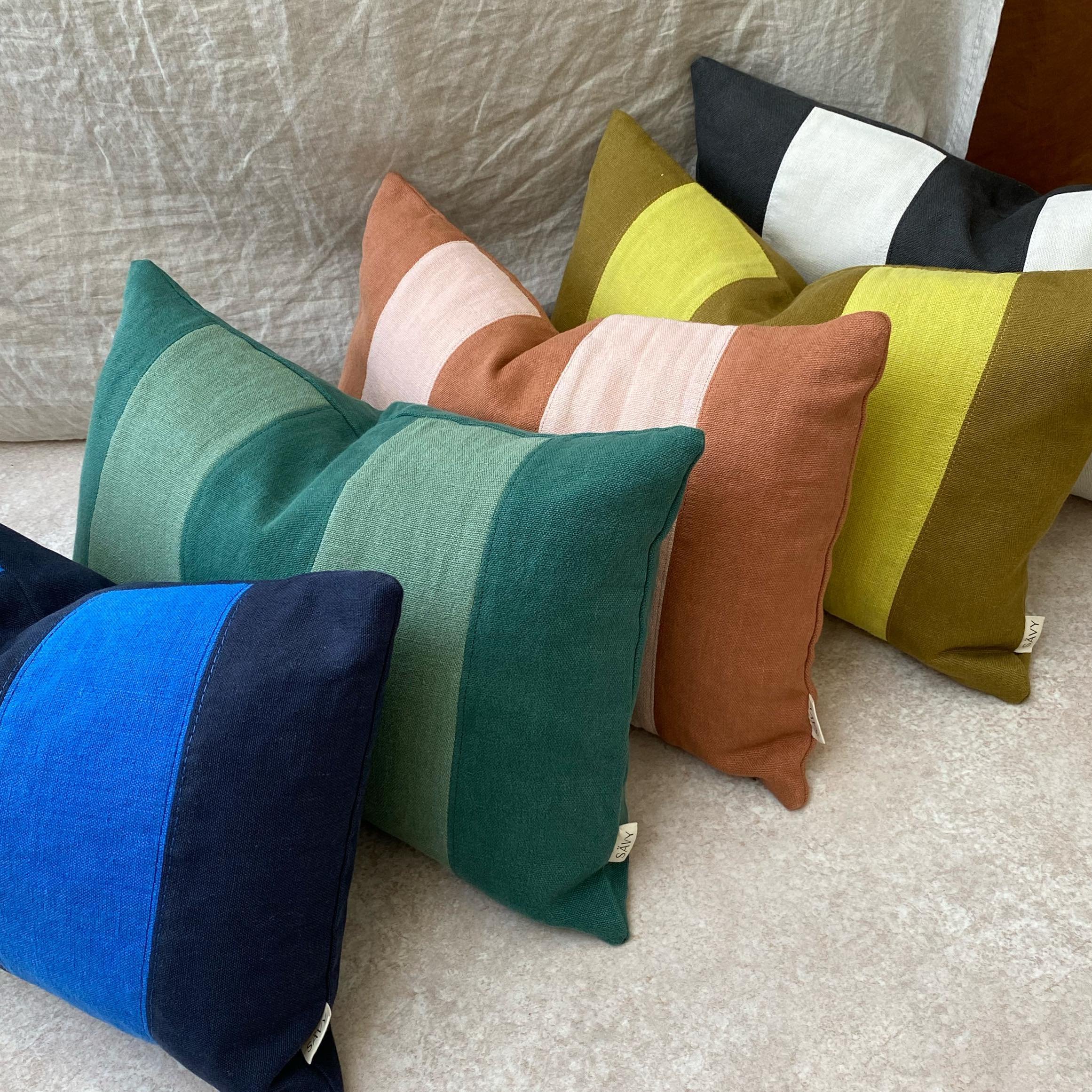 All our cushions are made from 100% linen. Panels are individually sewn together to create the classic stripe. 

Available on the website now.
.
.
.
#savyliving #upholsterymanchester #manchestermaker #textiles #linenhomewares #homewares #handmademanc
