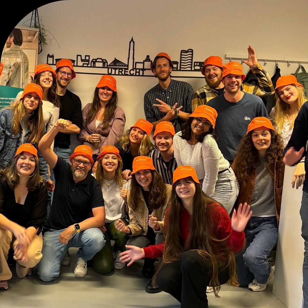 Bij Aresz zijn wij helemaal klaar voor het EK! 🦁 Met onze eigen ARESZUPPORTER hoedjes supporten we Oranje in stijl 😜🧡💪🏻⚽️ 

#aresz #oranje #ek #projectmanagement #portfoliomanagement