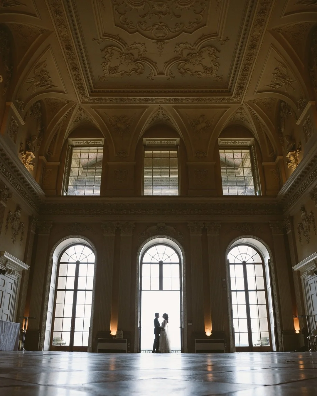 ✨ SOPHIE &amp; RAHUL ✨
 A day bursting with colour, culture, and so much love 💛 From the sacred rituals to the joyful dancing, every moment of this Hindu wedding at the breathtaking Ragley Hall felt like something out of a dream. Here are a few of m
