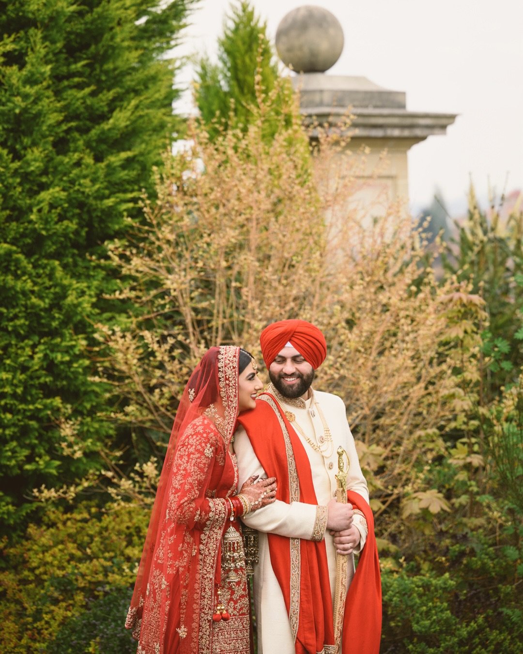 From the first look to the final laavaan, documenting Simrit &amp; Manroop&rsquo;s wedding was nothing short of magical.
There&rsquo;s something deeply moving about Sikh weddings &mdash; the stillness during the Anand Karaj, the vibrant colors, the q
