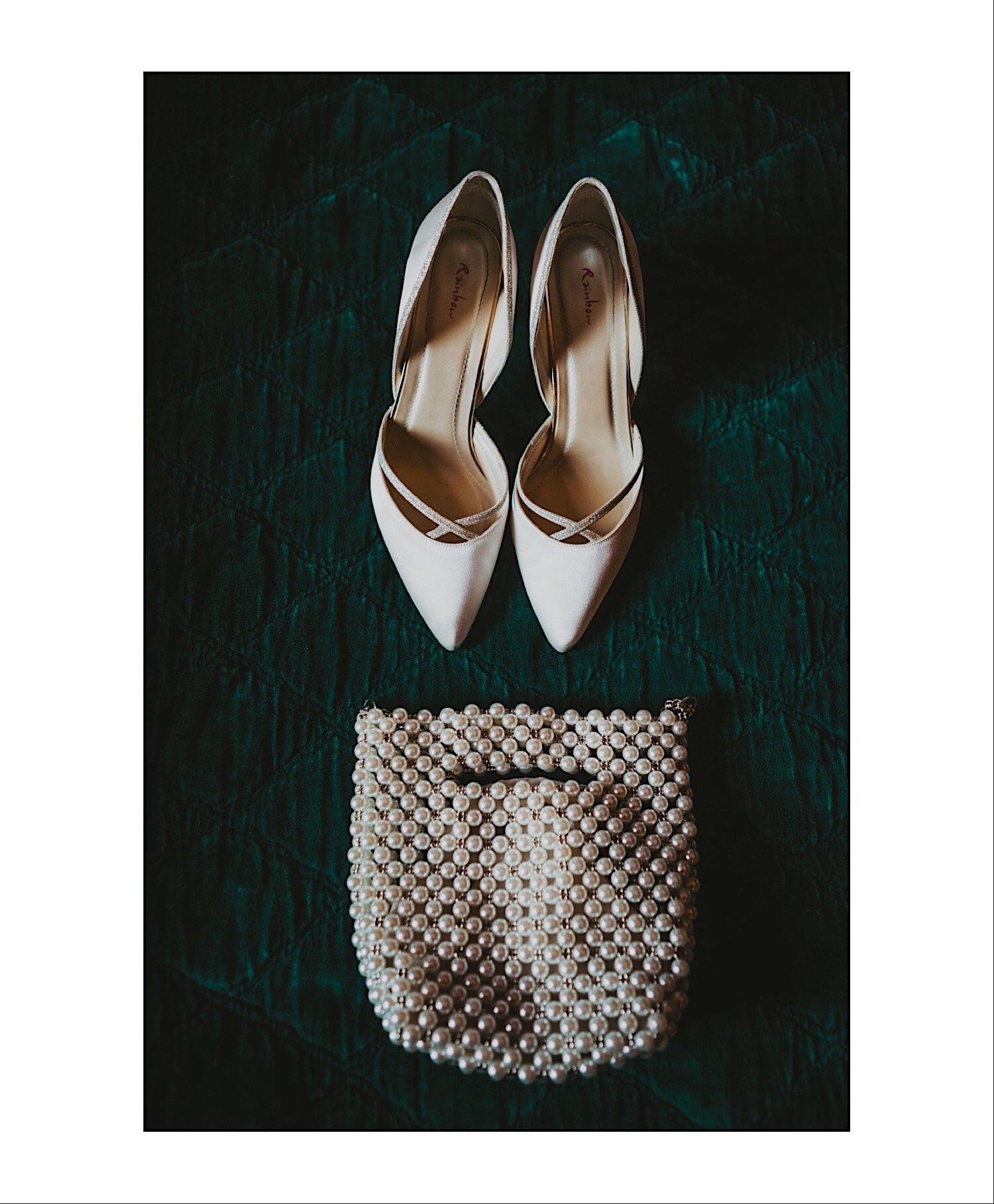 024_TWS-100__style_hertfordshire_prep_bag_getting_ready_bridal_farmhouse_redcoats_barn_festive_winter_details_bridesmaids_photography_herts_bride_venue_wedding_photographer_goals_tribe_shoes_groom.jpg