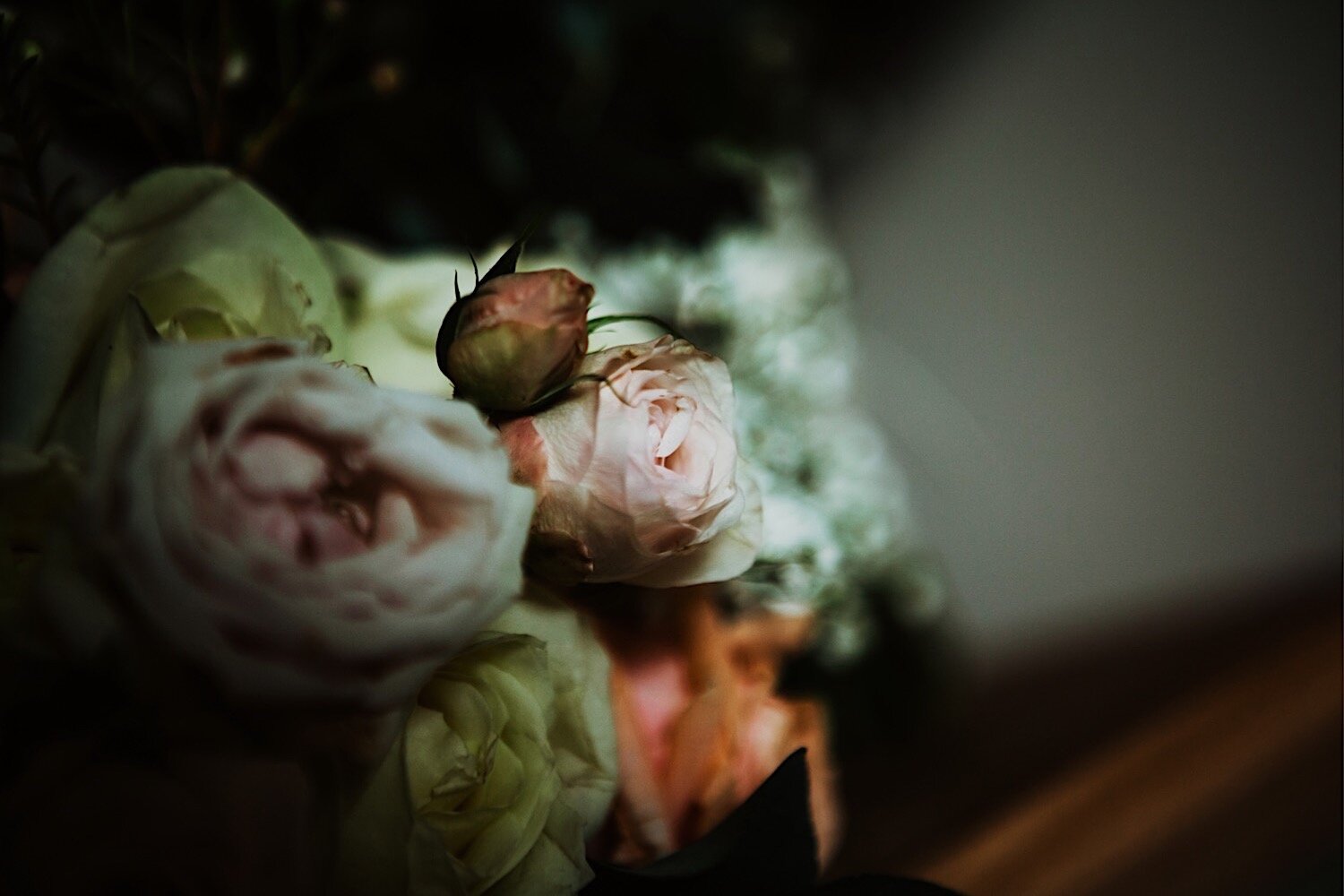 014_TWS-64_bride_floristry_bridal_photography_henley_oxfordshire_millitary_flowers_bouquet_crooked_wedding_groom_winter_billet.jpg