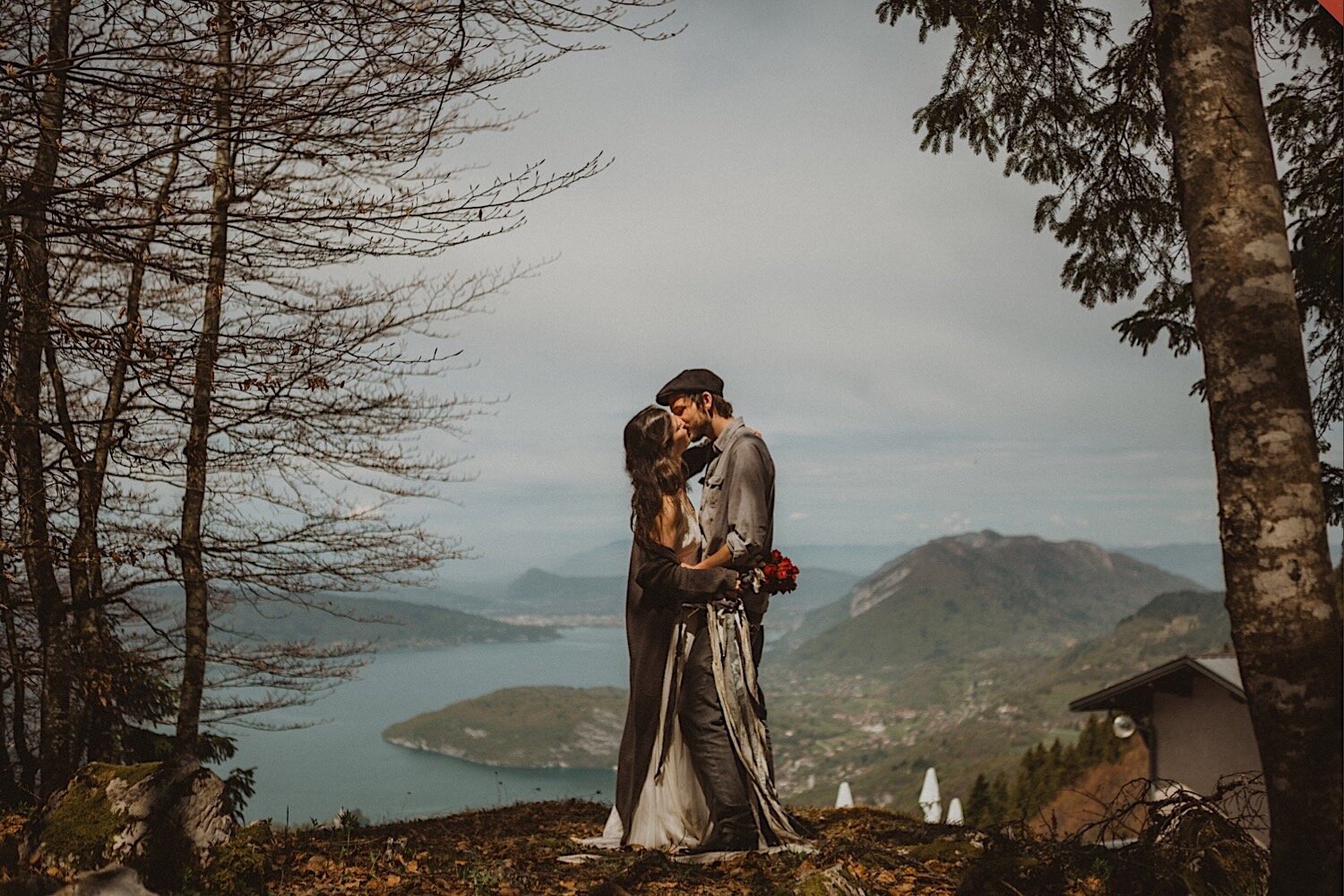 15_TWS-120_annecy_elope_french_alps_lake_couple_photography_bride_intimate_groom_elopment_wedding.jpg