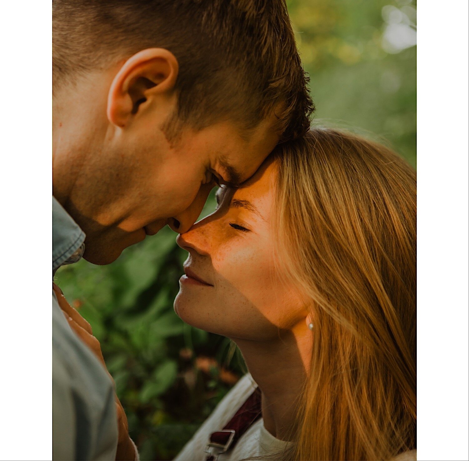 30_TWS-213_billet_couple_engagement_pianos_shoot_sunset_photography_crooked_henley_wedding.jpg