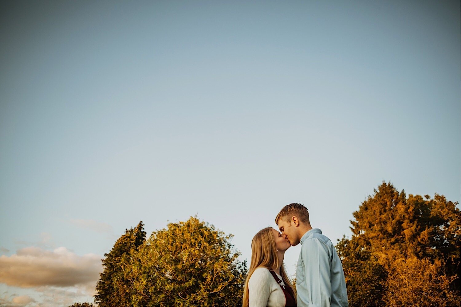 37_TWS-281_autumn_couple_sunset_engagement_shoot_henley_photography_wedding.jpg