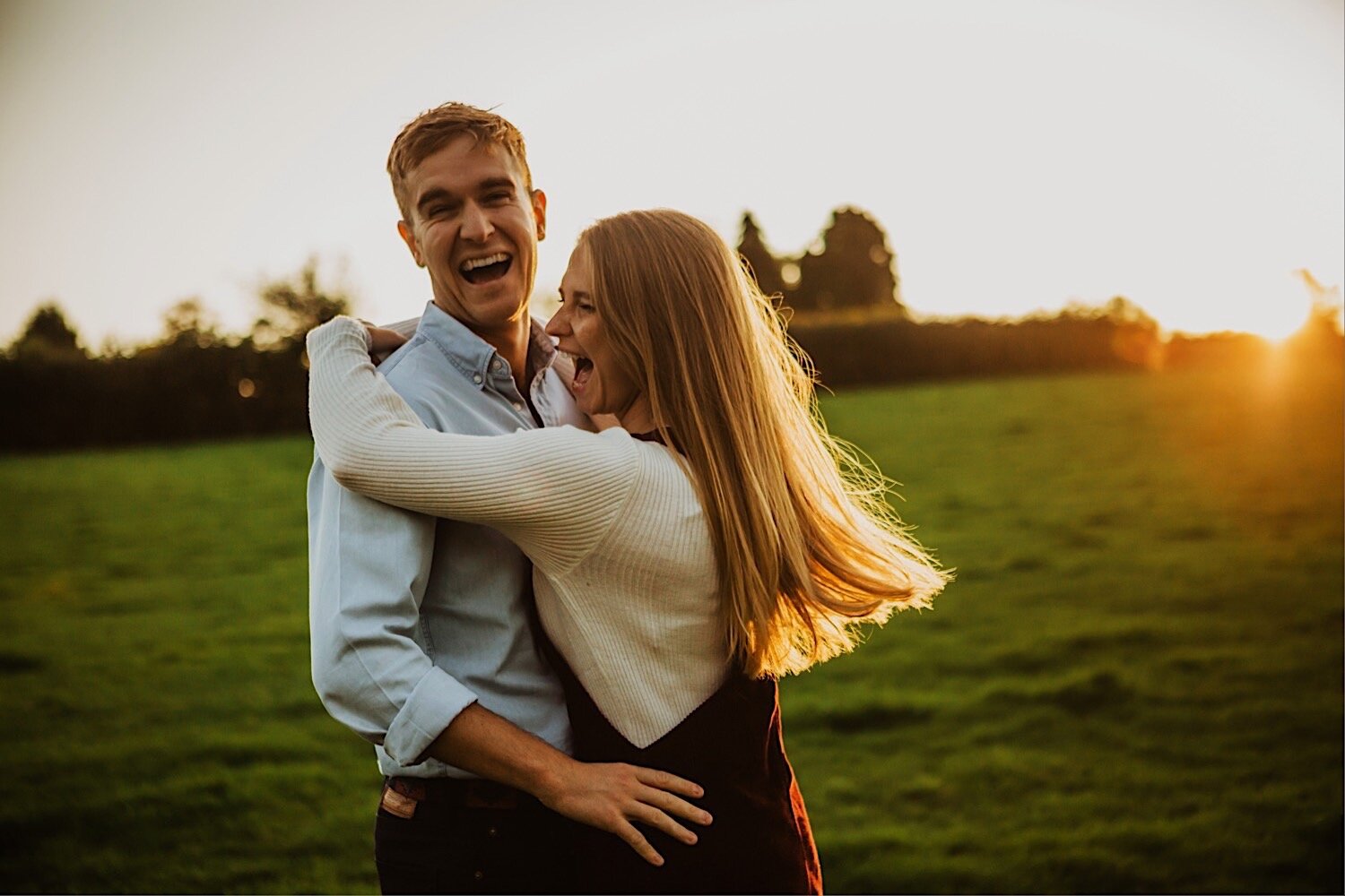 39_TWS-253_autumn_couple_sunset_engagement_shoot_henley_photography_walk_wedding.jpg