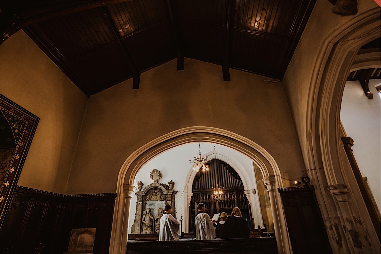 044_TWS-509_amersham_choir_bride_church_abbey_old_photography_buckinghamshire_ceremony_missenden_wedding.jpg