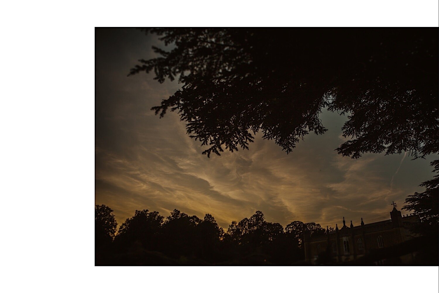 081_TWS-962_couple_bride_sunset_abbey_photography_buckinghamshire_groom_missenden_wedding.jpg