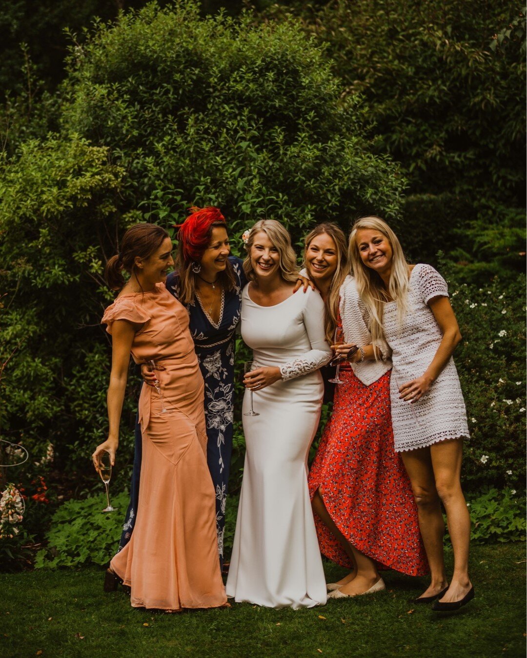 REQUEST TO ALL WEDDING GUESTS EVER...⠀⠀⠀⠀⠀⠀⠀⠀⠀
⠀⠀⠀⠀⠀⠀⠀⠀⠀
Please dress in beaut colours like this. Nothing OTT, garish or trying to outshine the main couple.. BUT, with some colour. With some pop. And that fascinator is just BEYOND.⠀⠀⠀⠀⠀⠀⠀⠀⠀
⠀⠀⠀⠀⠀⠀⠀⠀⠀