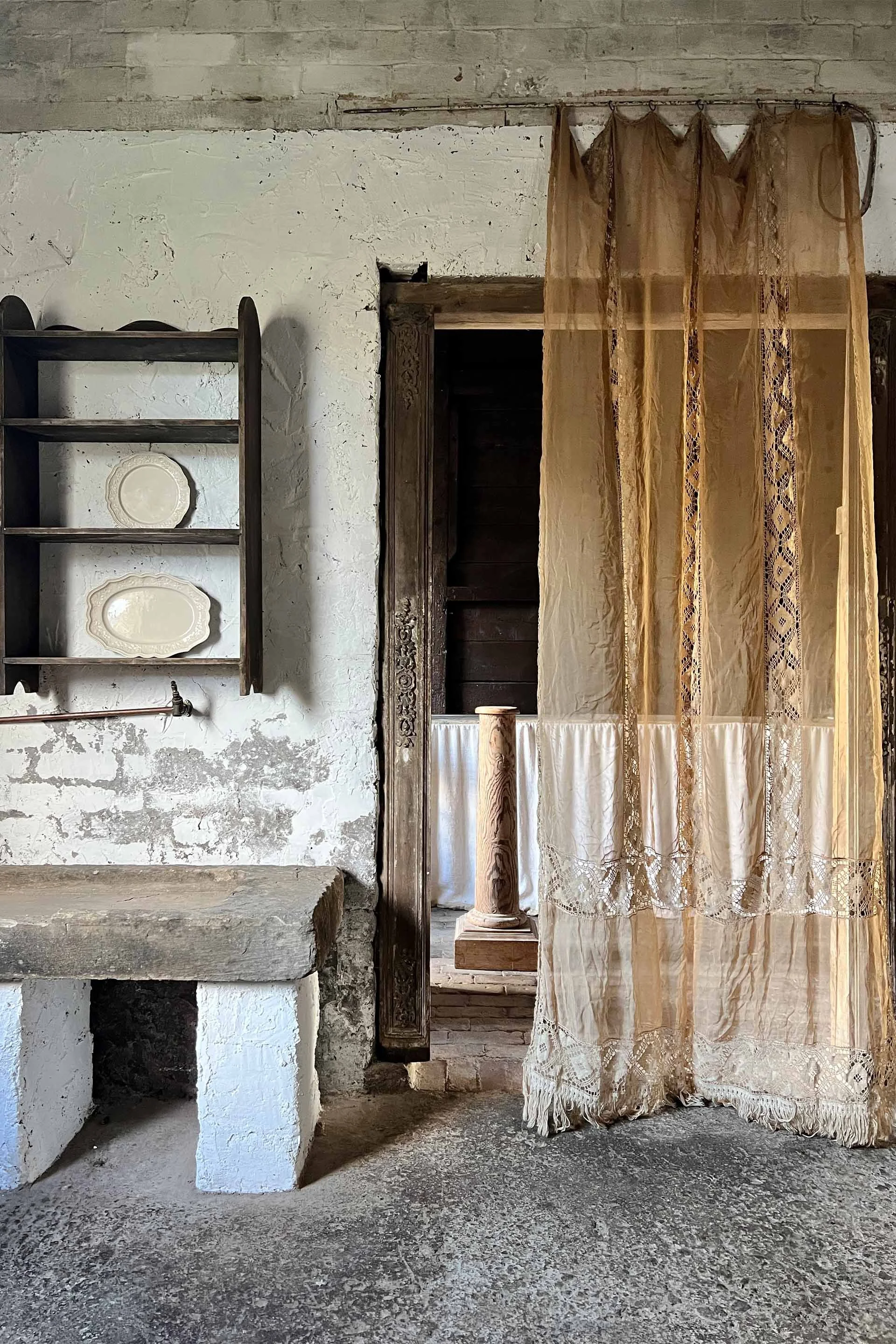 curtainshelf6.jpg