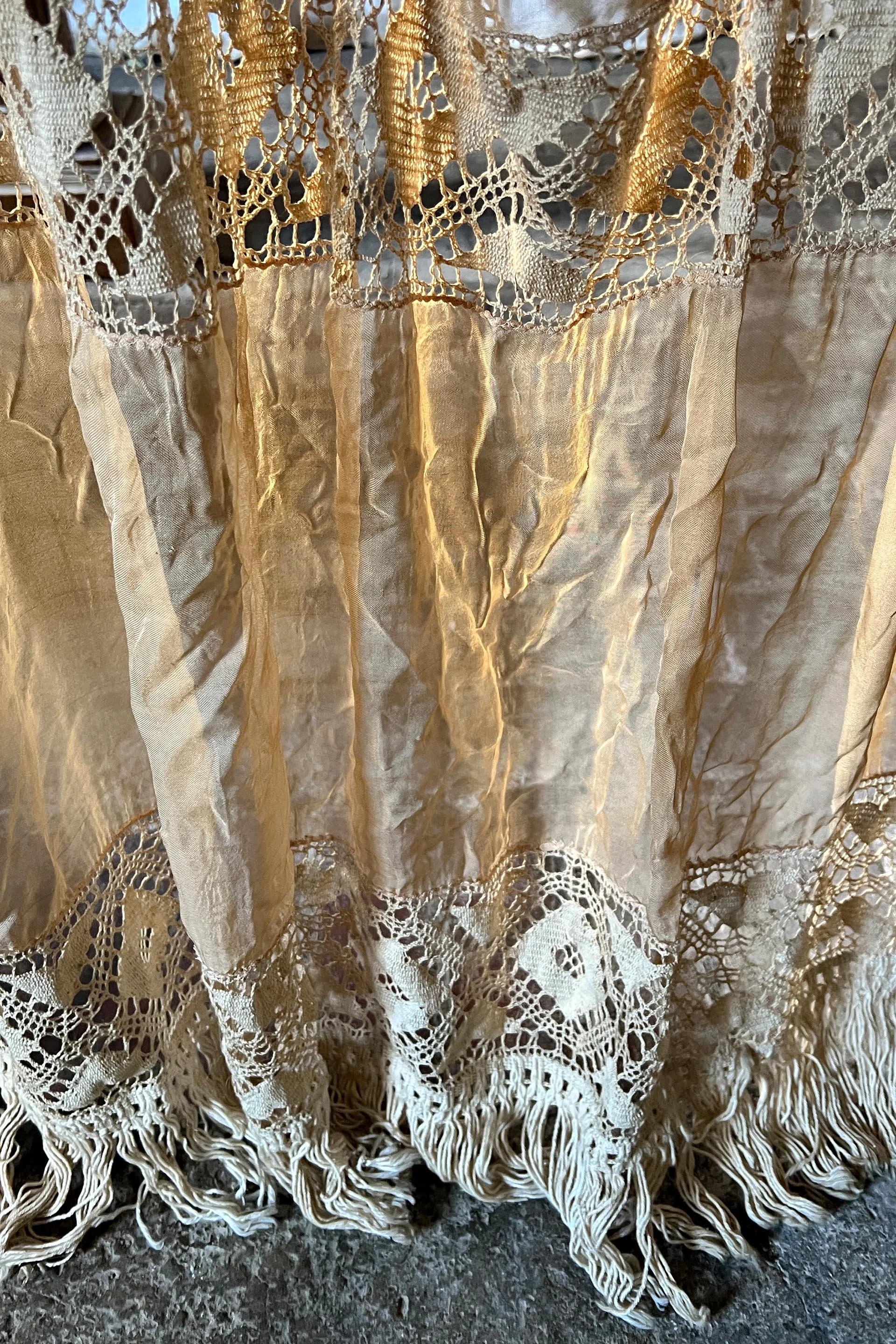 curtainshelf2.jpg