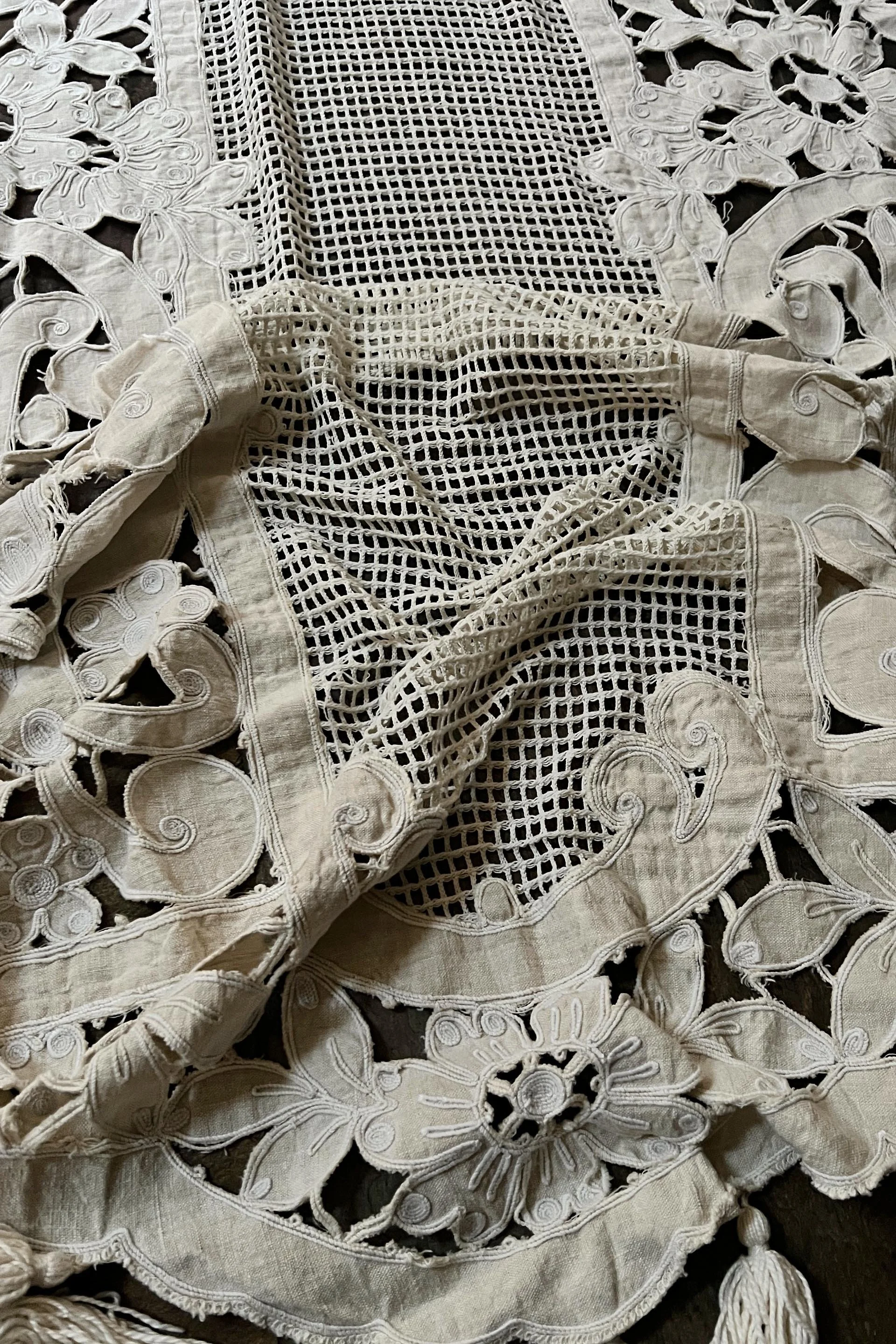 pair11curts.jpg