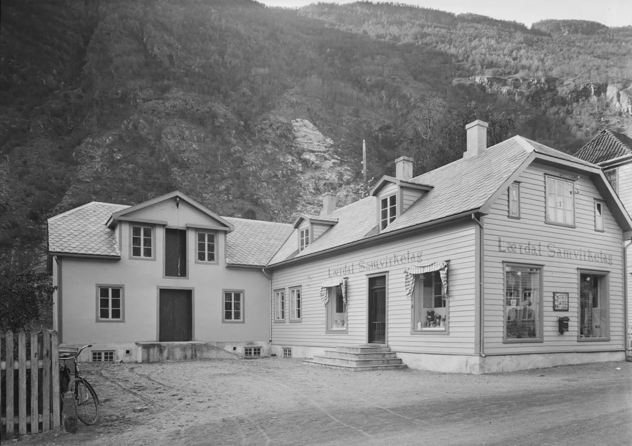 Historiske foto - Lindstrøm Hotel - sort-hvitt 3.jpeg