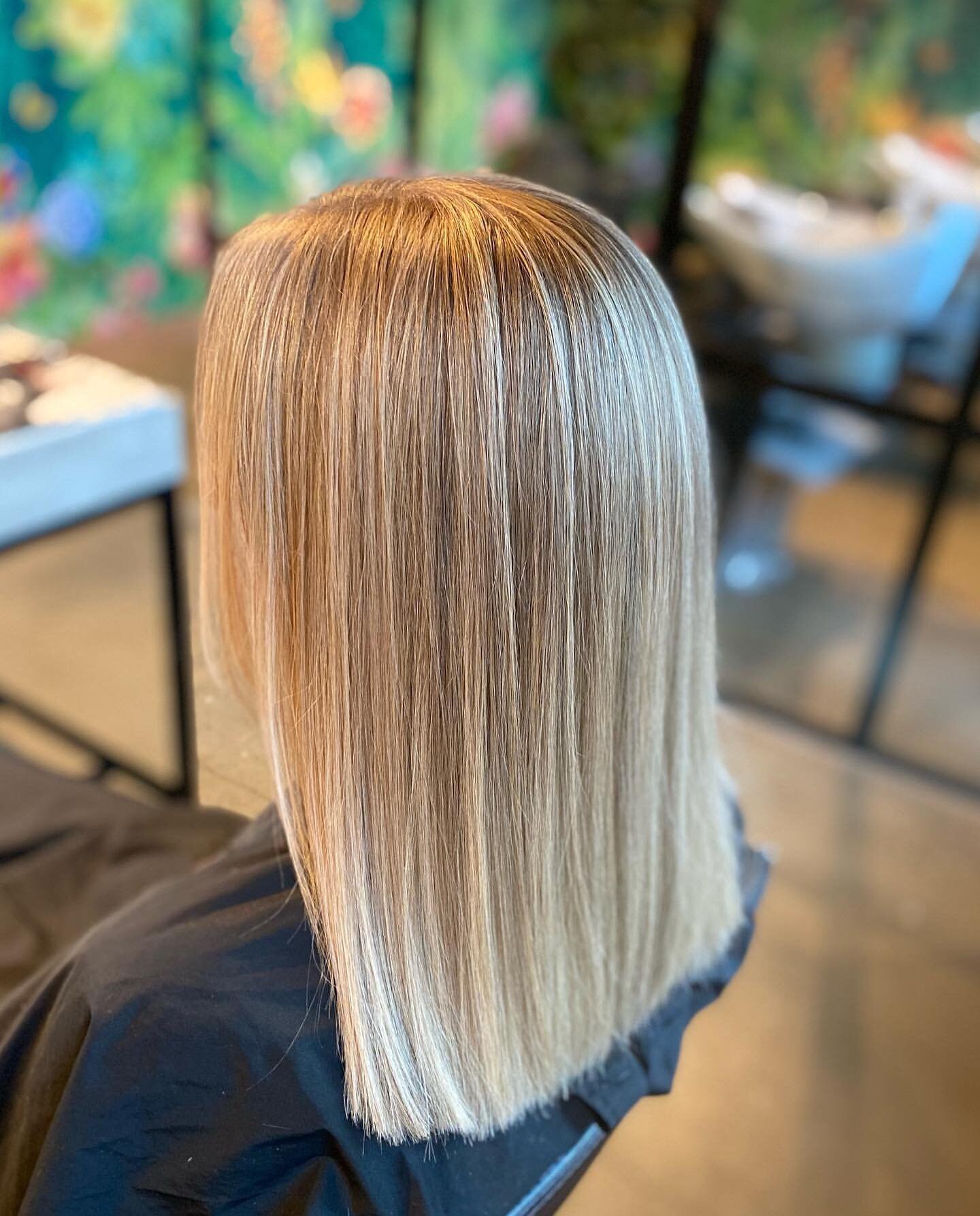 Foilayage ☀️ Babylights ☀️ Gloss
@mariannechristine.hair 
#wellahair#wellacolor#wellanordic#wellalove##foilayage#babylights#blond#blondhair#blonde#summerhair#drammenfris&oslash;r#drammen#drammensentrum