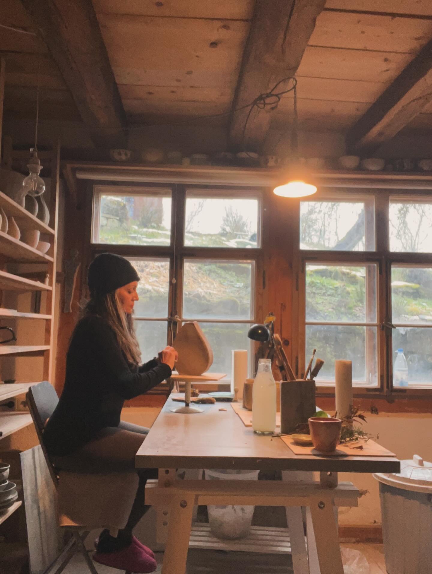 I've spent the afternoon in my studio, working on some collection pieces, enjoying a podcast between @indah_pages and @aliheath_uk.  It was as of they were in my studio with me.  Such a wonderful, heart warming conversation between two lovers of beau