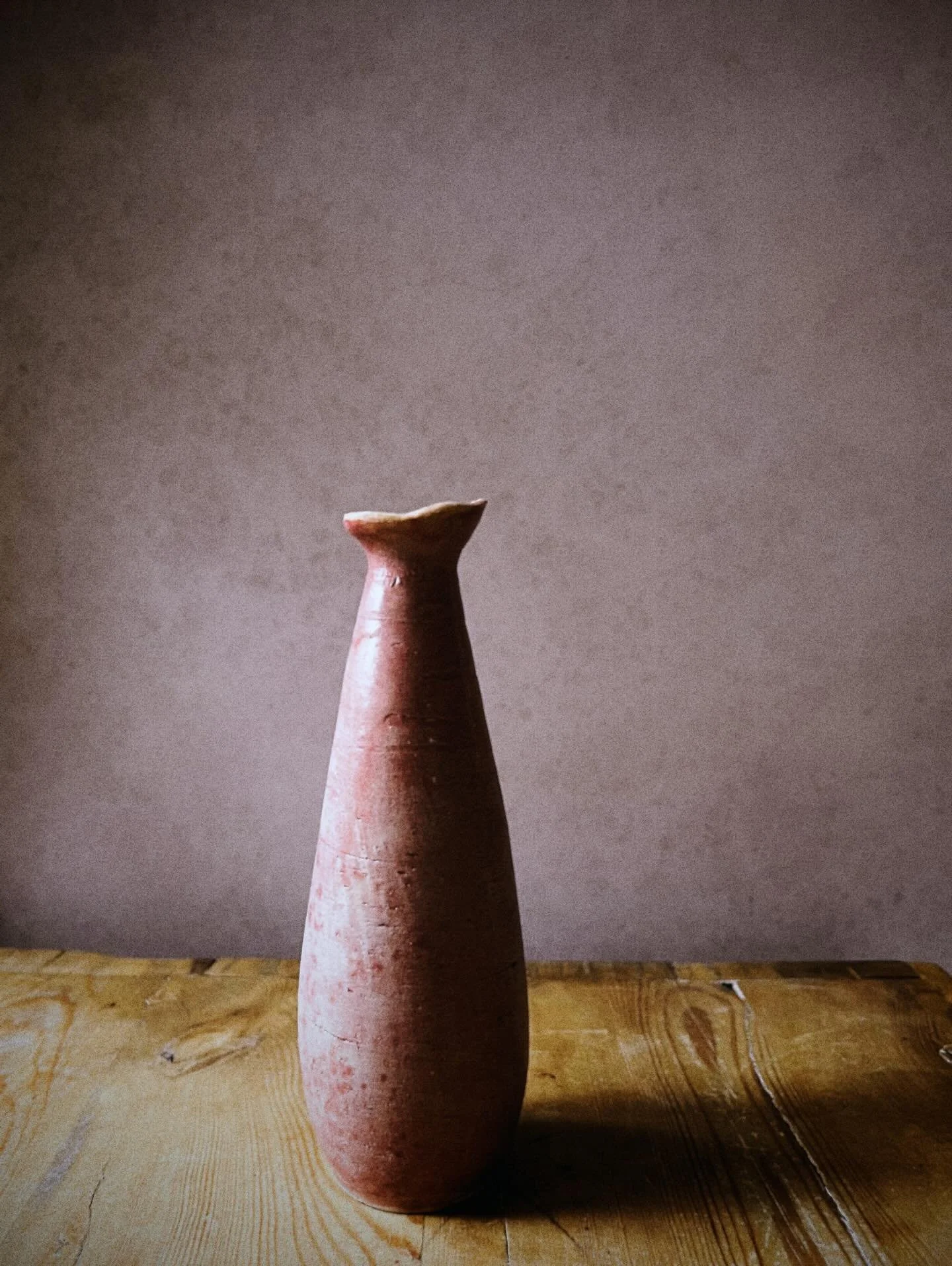 Bottles and Vases

My website is finally here! Visit my profile to discover my latest creations, soon to include these distinctive bottles and vases with a lime plaster aesthetic. I've poured my heart into each piece, combining raw and glazed element