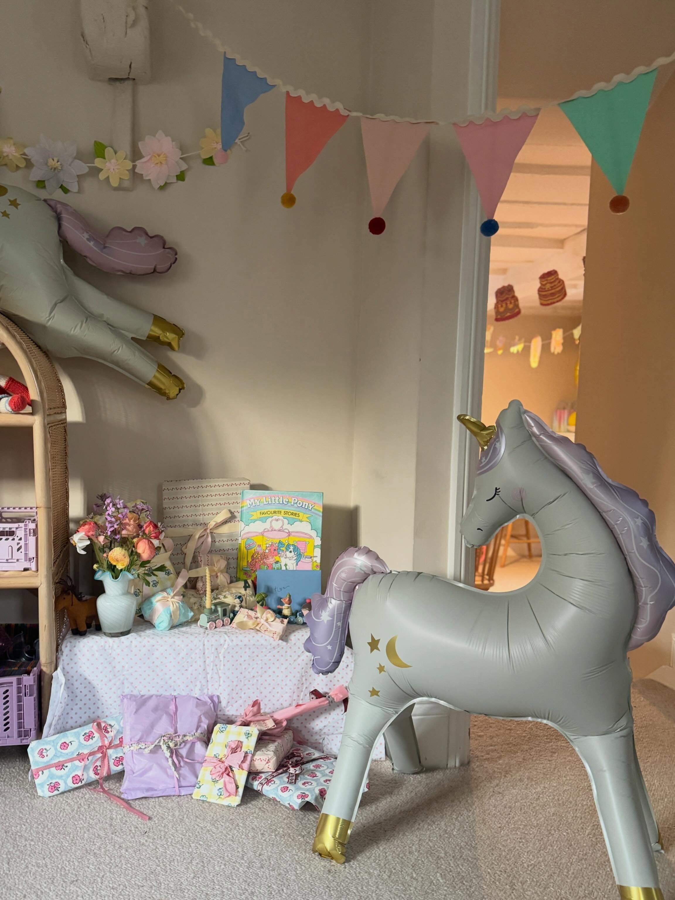 Turning FOUR 🌸🍓🌈🐴🎪💛❣️🍊🎀🍄🌙🌸🍋🫧🍒with the most special friends, a very tiny trio (again) and a big dose of sunshine 🌝