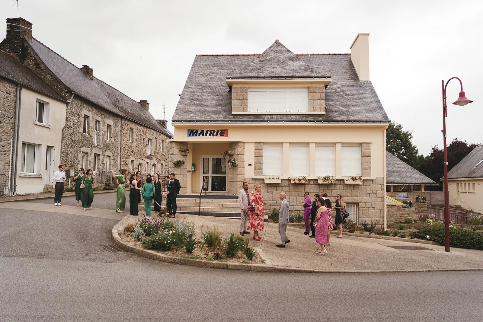 Céline et Axelle - Cérémonie laïque Manoir de la Fresnaye-156.jpg