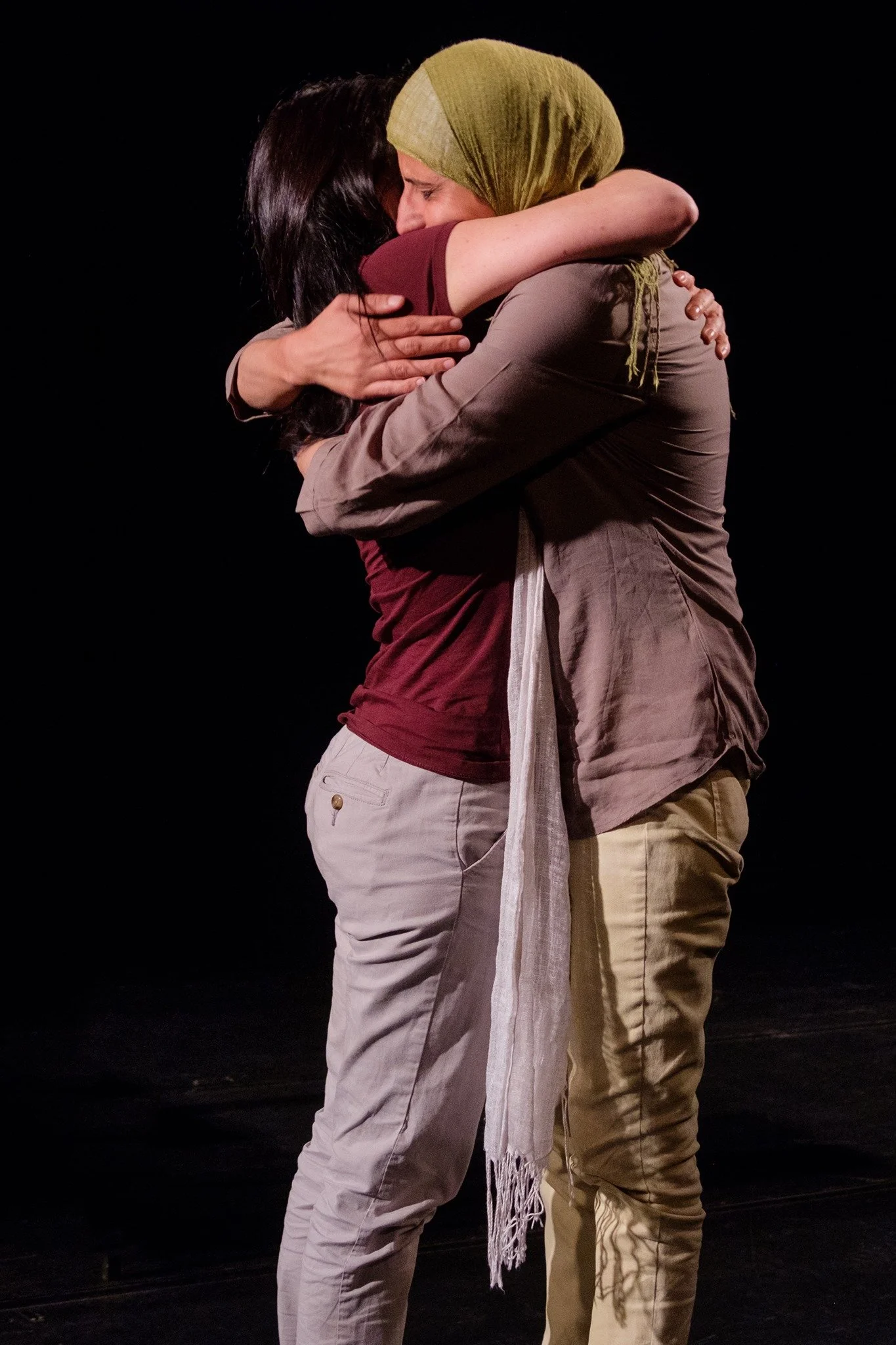 Einat and Dareen hugging.jpg