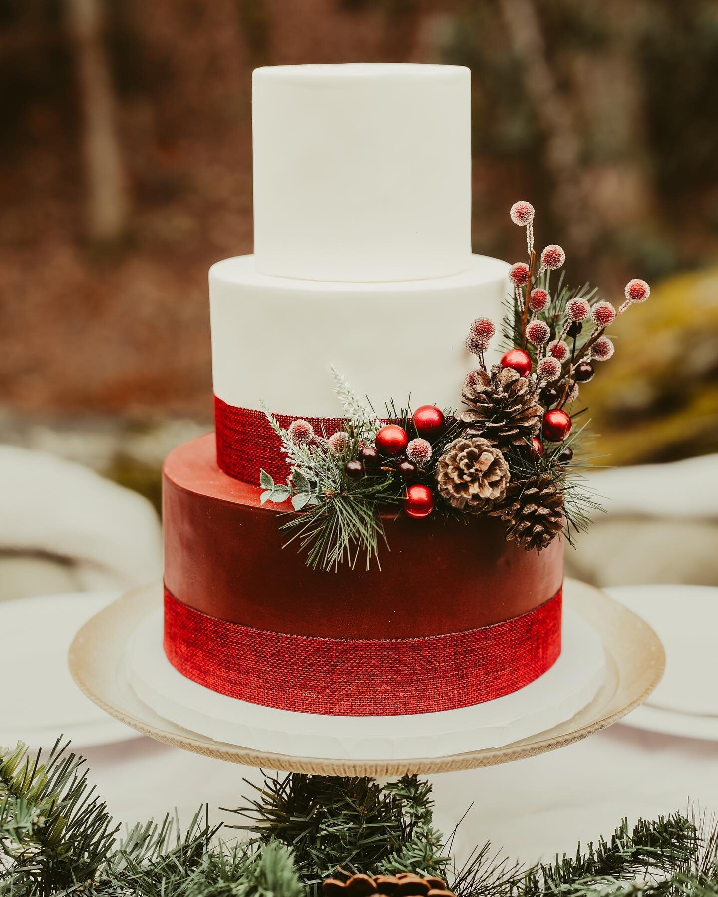 Happy Holiday's!!!!

A little Christmas inspiration for all of our lovely couples!  It's one of our favorite times of the year and wanted to share a sneak peek from a recent photo shoot.

📷: @sjcproductionsandmedia 

Hosted by: @darcyclaiire and @mo